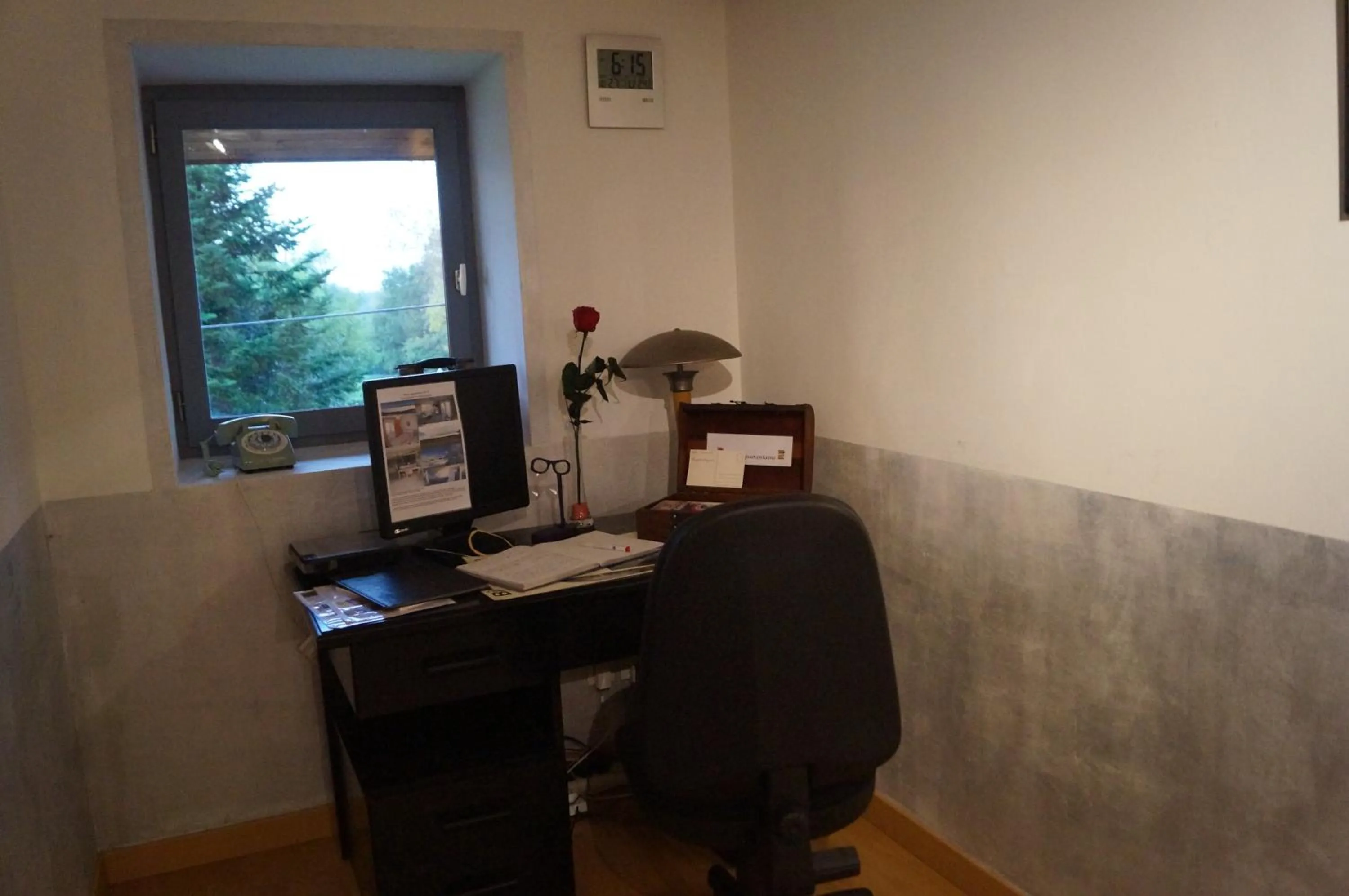 Seating area in Chambre d'Hôtes Familiale la Jument Grise