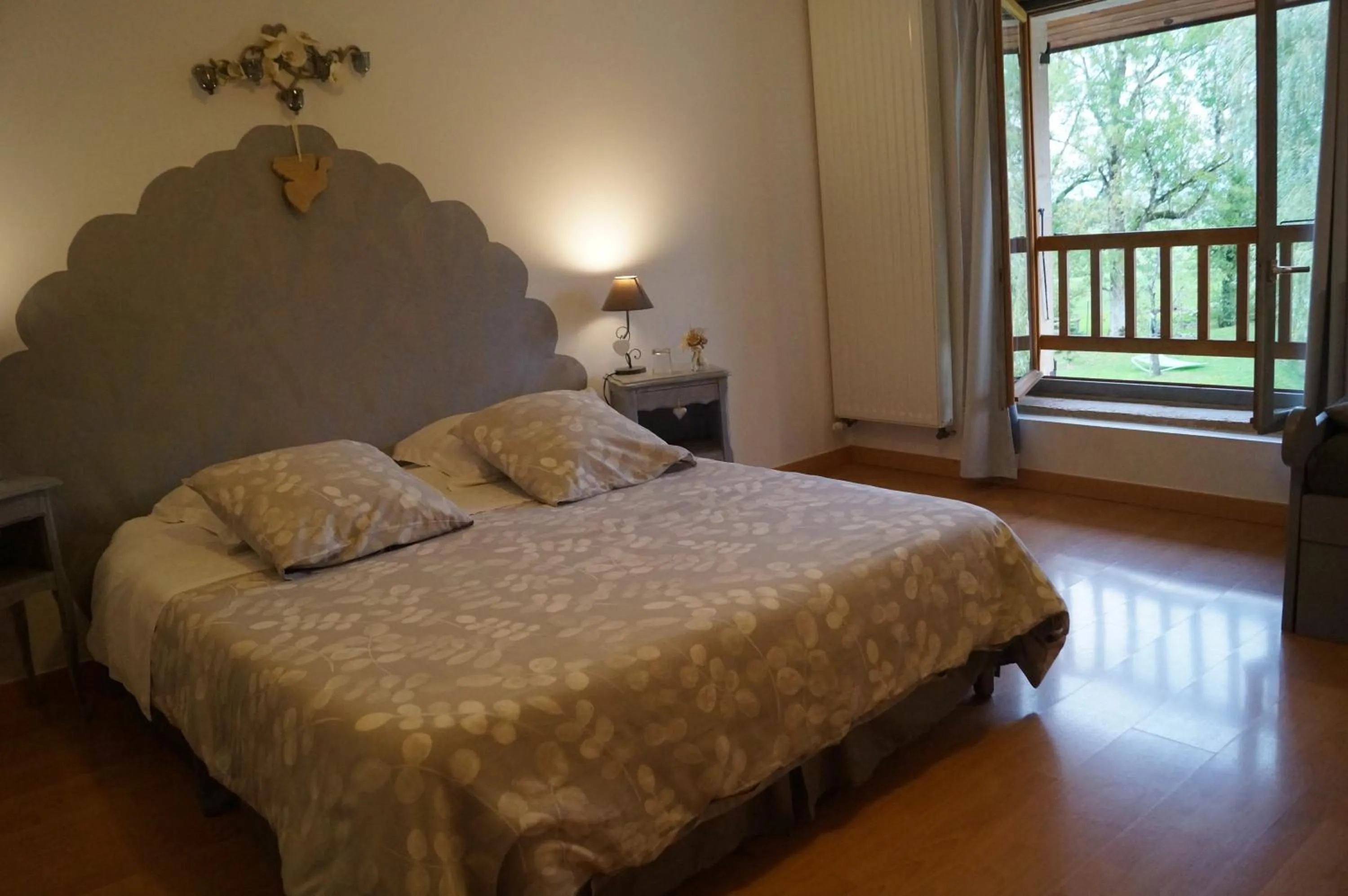 Bed in Chambre d'Hôtes Familiale la Jument Grise