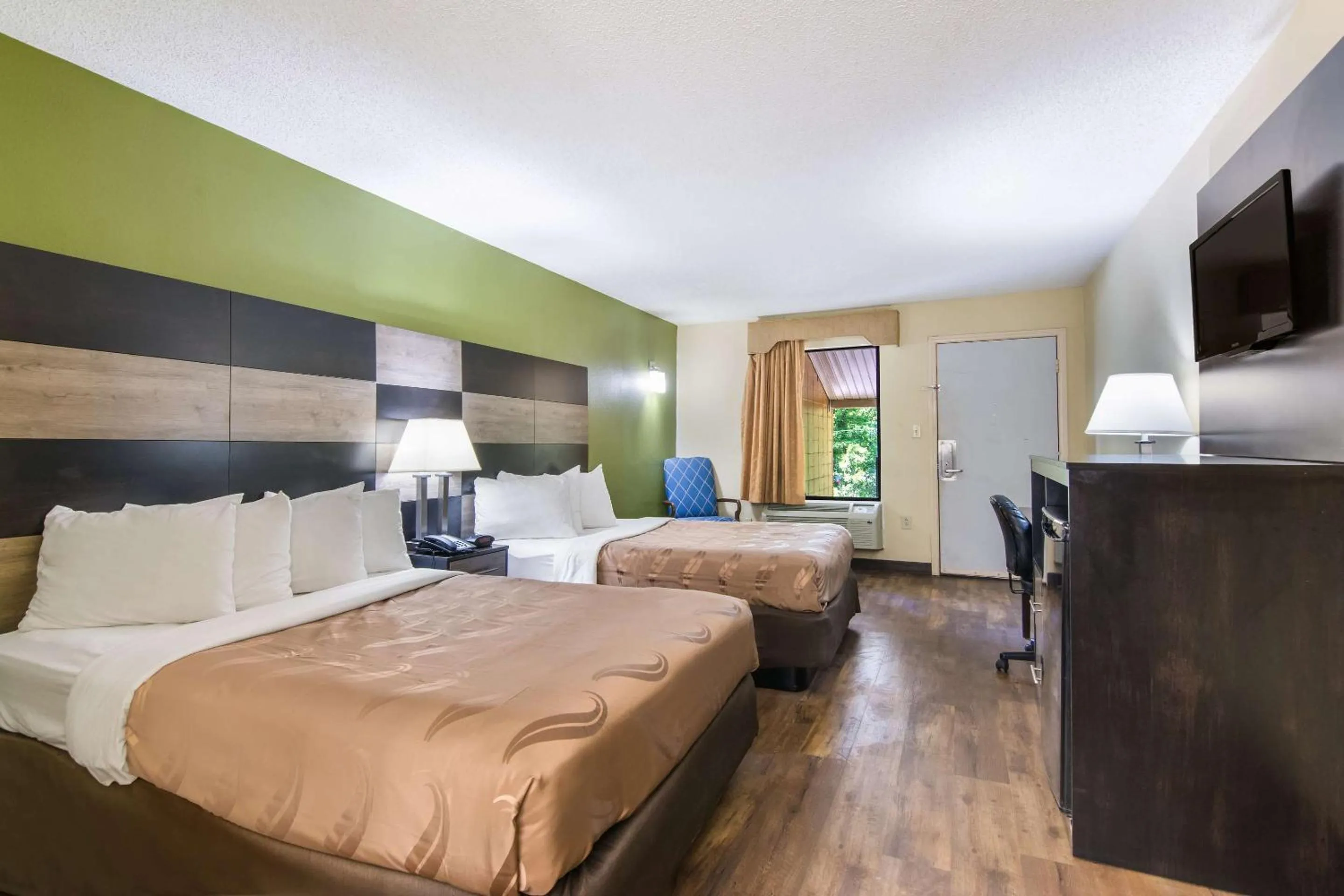 Bedroom, Bed in Quality Inn Kings Mountain