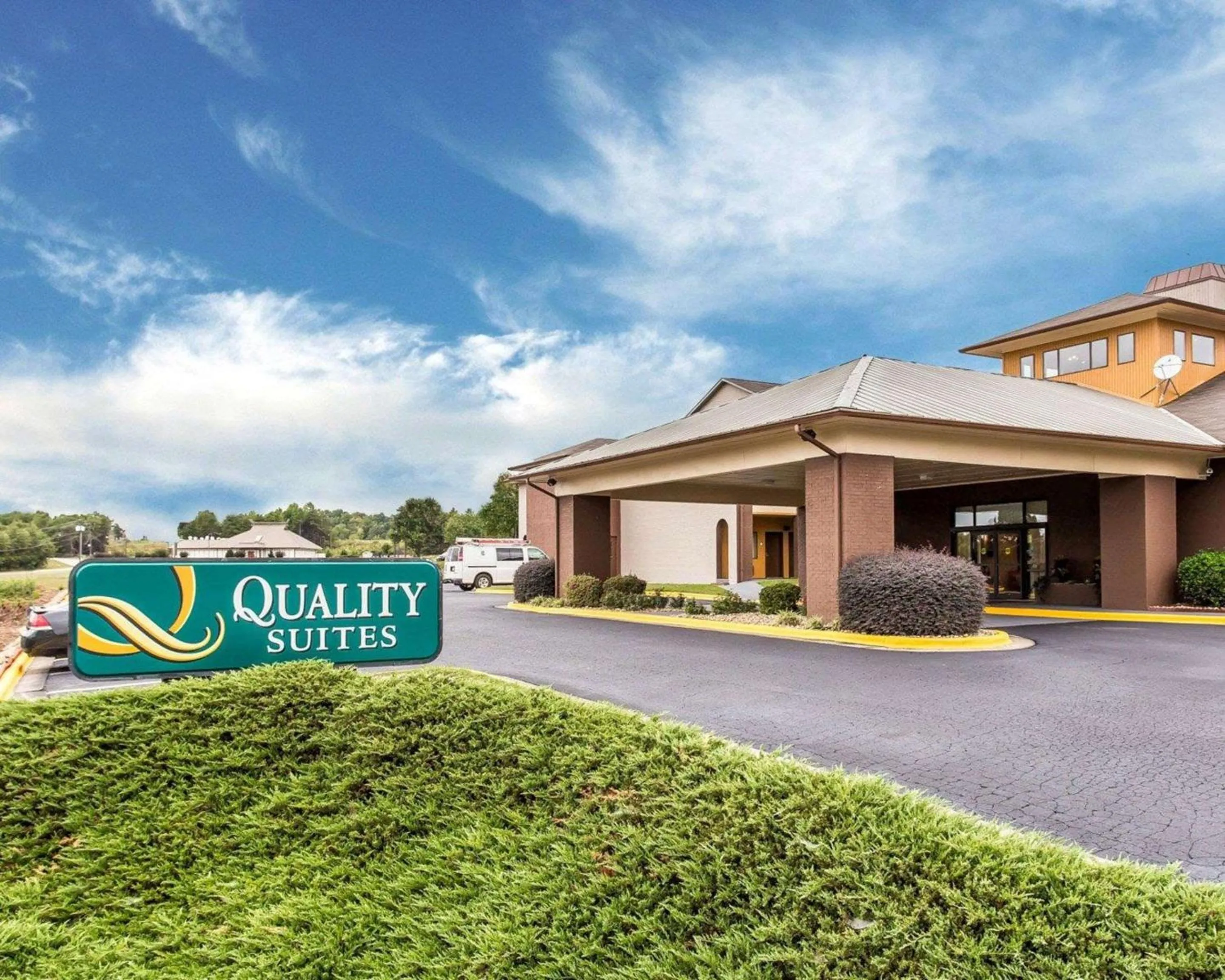 Property building in Quality Suites Hickory South