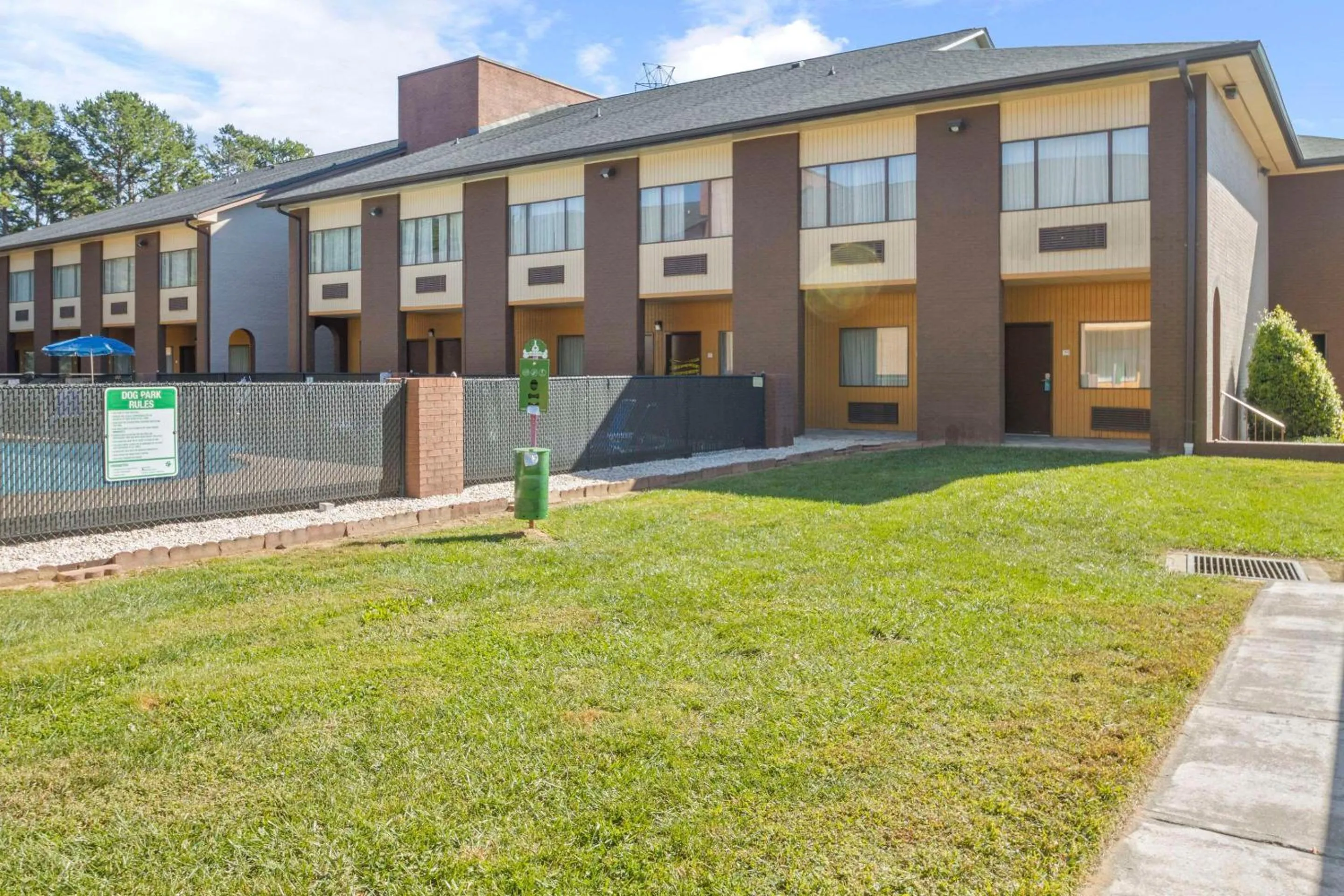 Property building in Quality Suites Hickory South