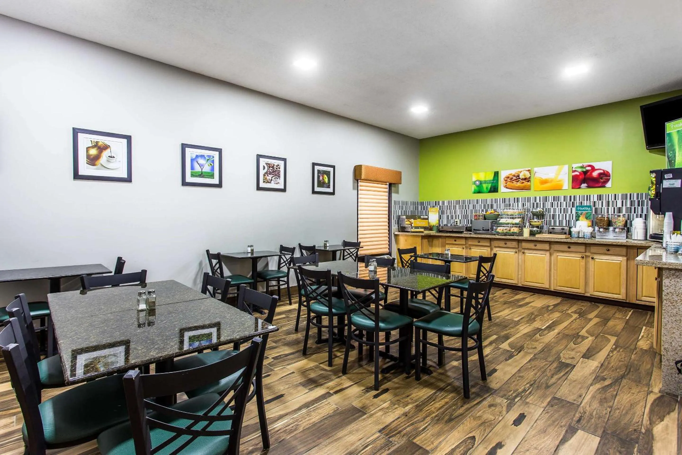 Breakfast in Quality Inn Albemarle