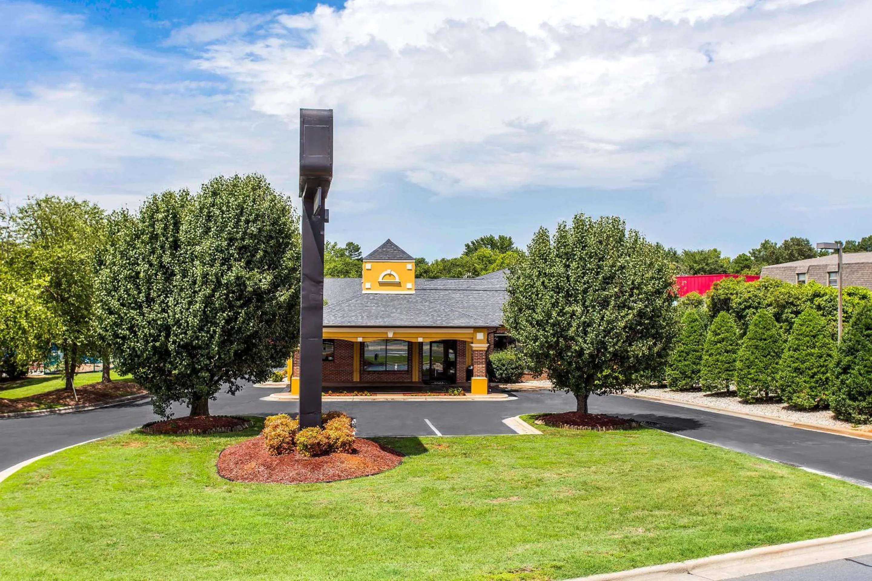 Property building in Quality Inn Albemarle