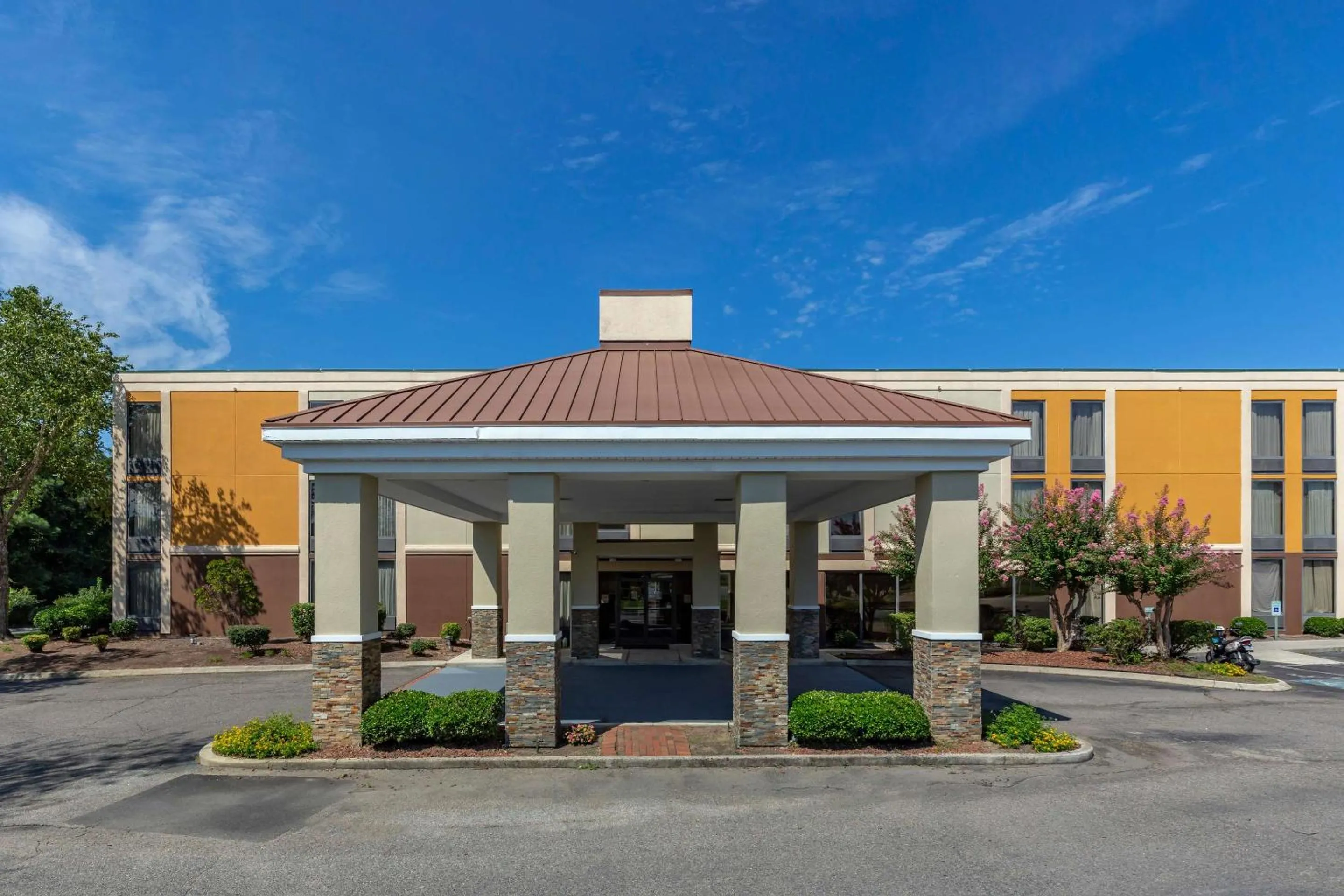 Property building in Comfort Inn Laurinburg