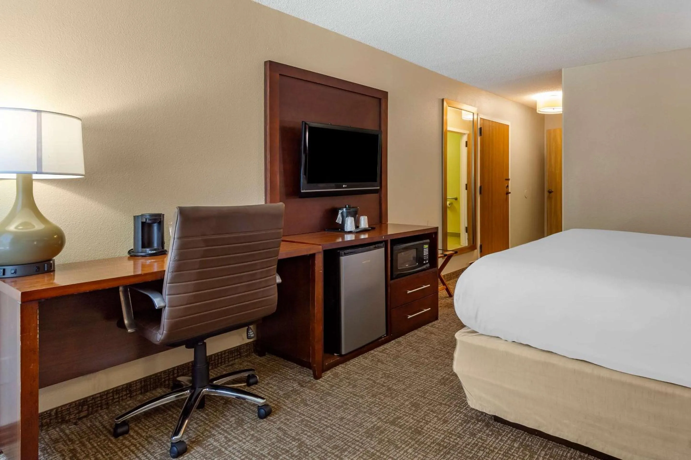 Bedroom, Bed in Comfort Inn Laurinburg