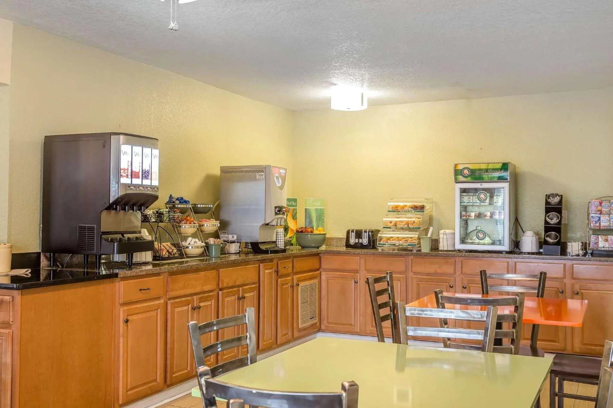 Breakfast in Quality Inn Carolina Oceanfront