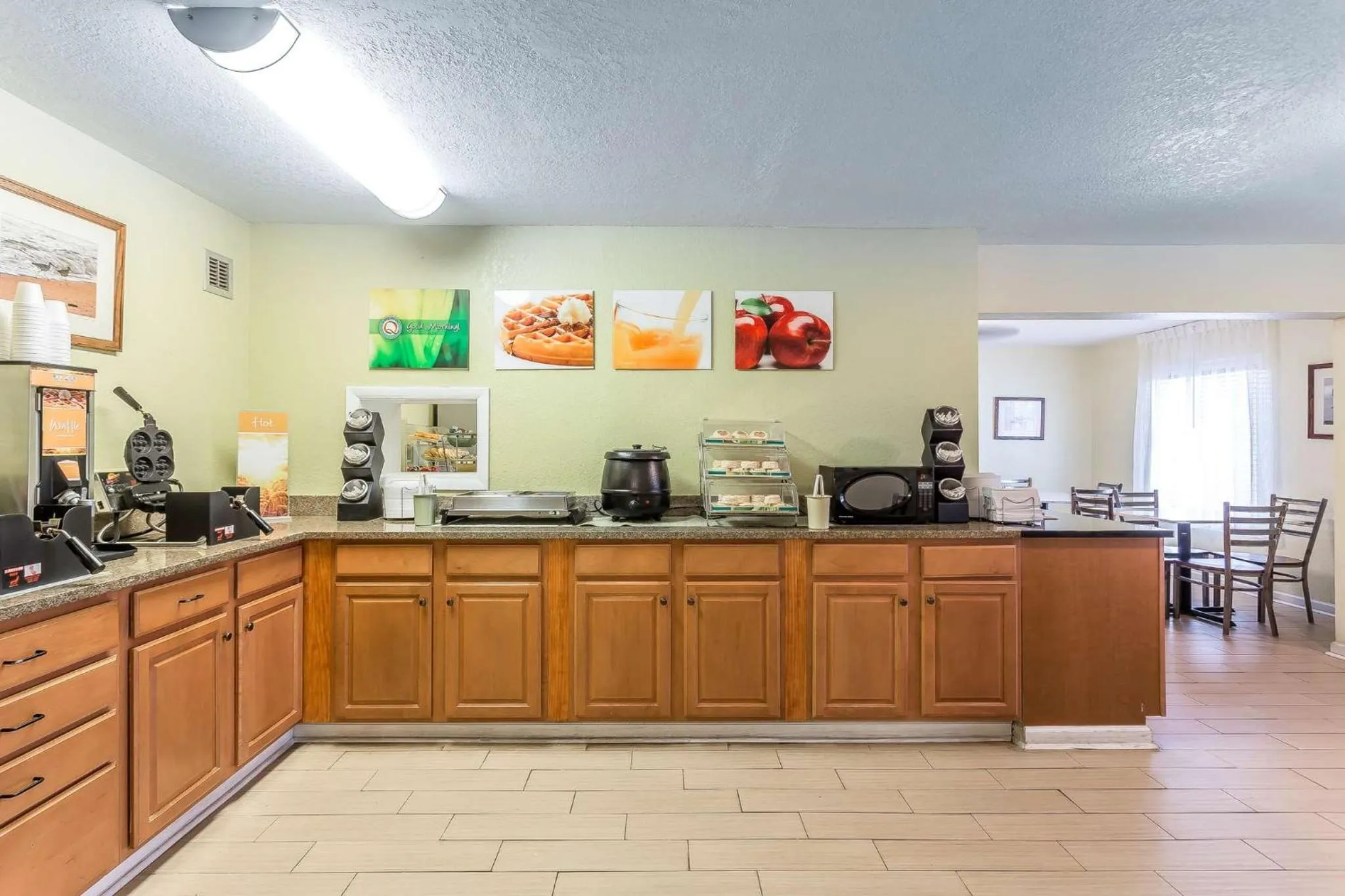 Breakfast in Quality Inn Carolina Oceanfront