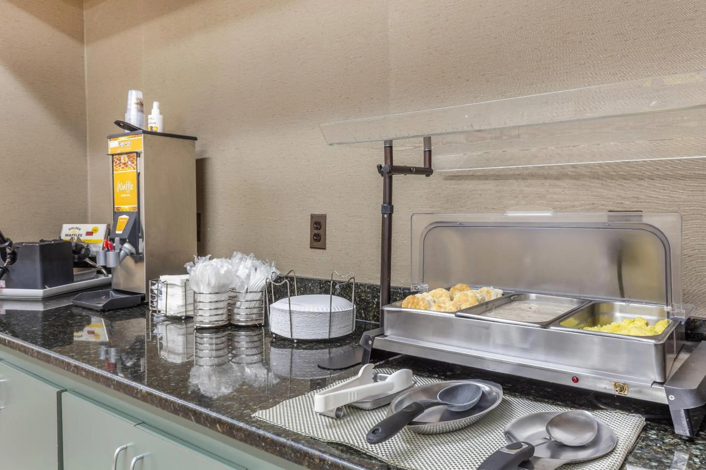 Breakfast in Quality Inn Mount Airy Mayberry