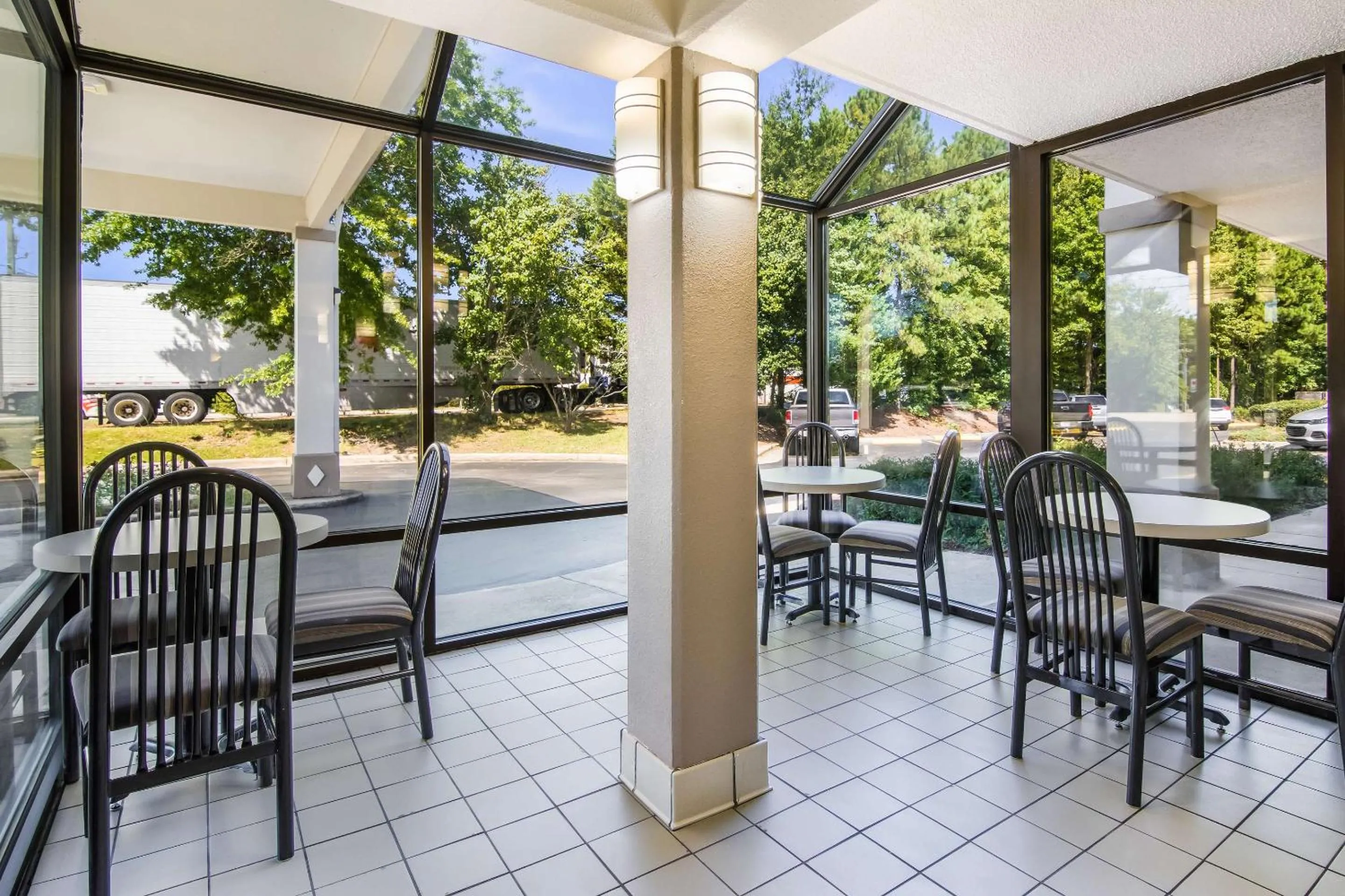 Breakfast in Econo Lodge Garner - Raleigh