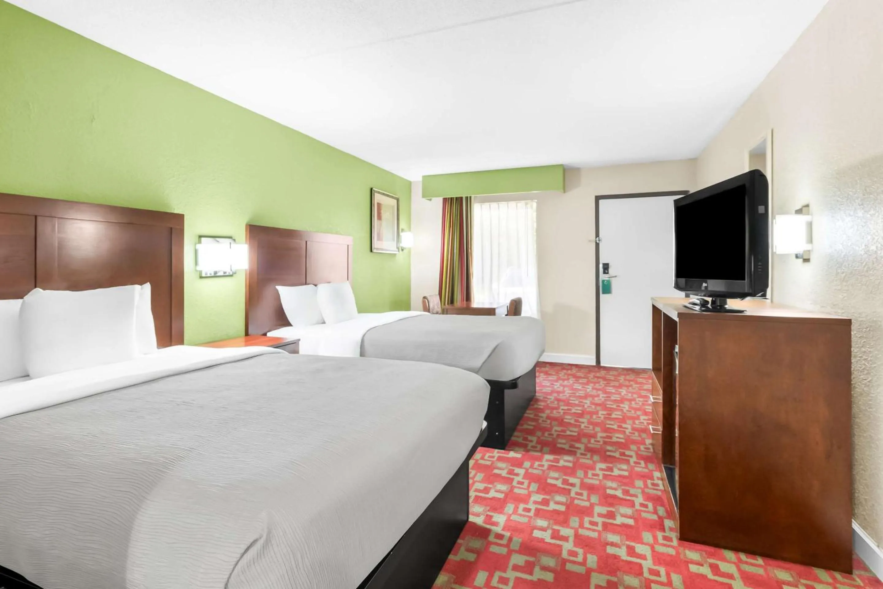 Bedroom, Bed in Quality Inn Selma - Smithfield