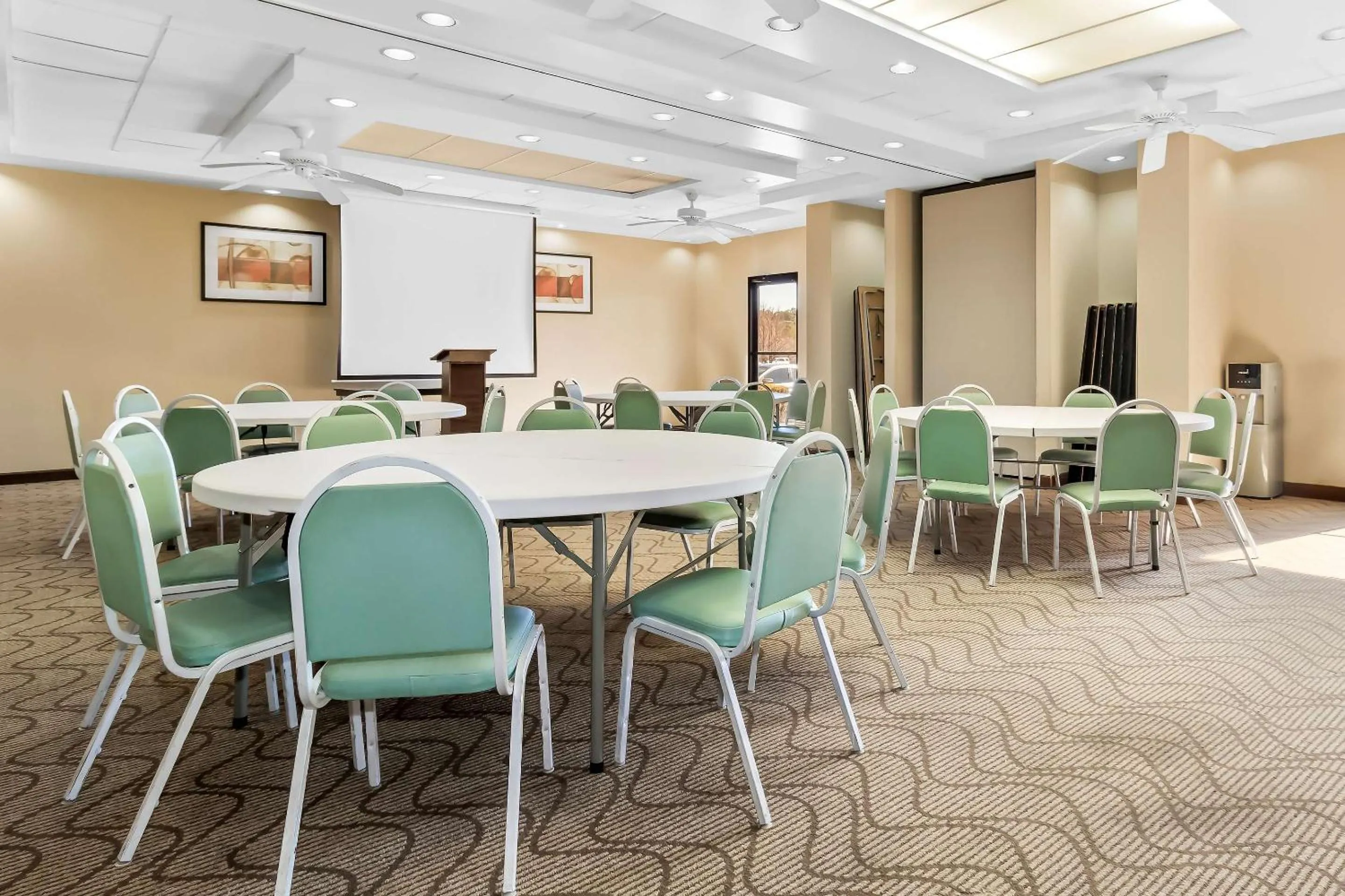 Meeting/conference room in Comfort Suites Lumberton North