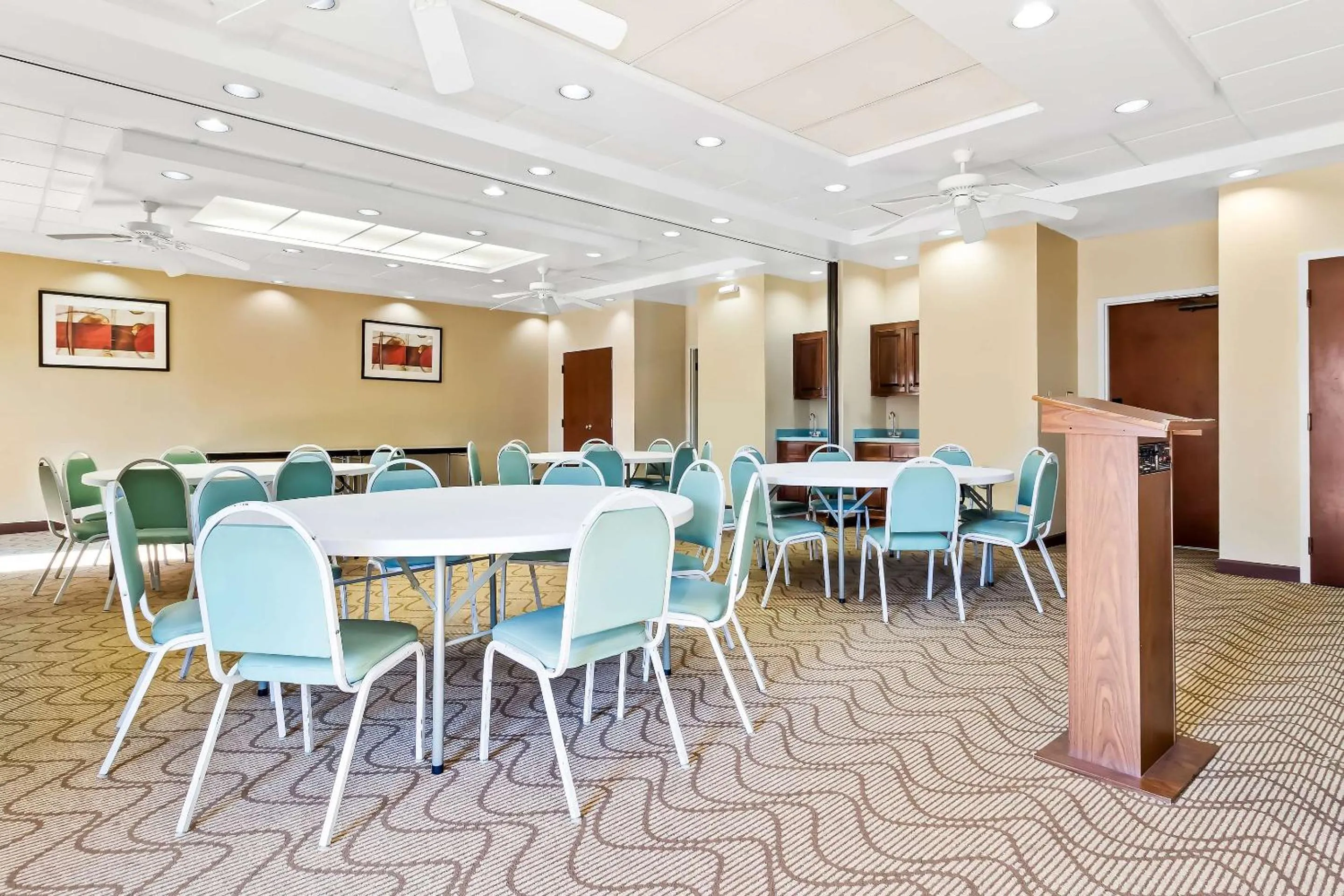 Meeting/conference room in Comfort Suites Lumberton North