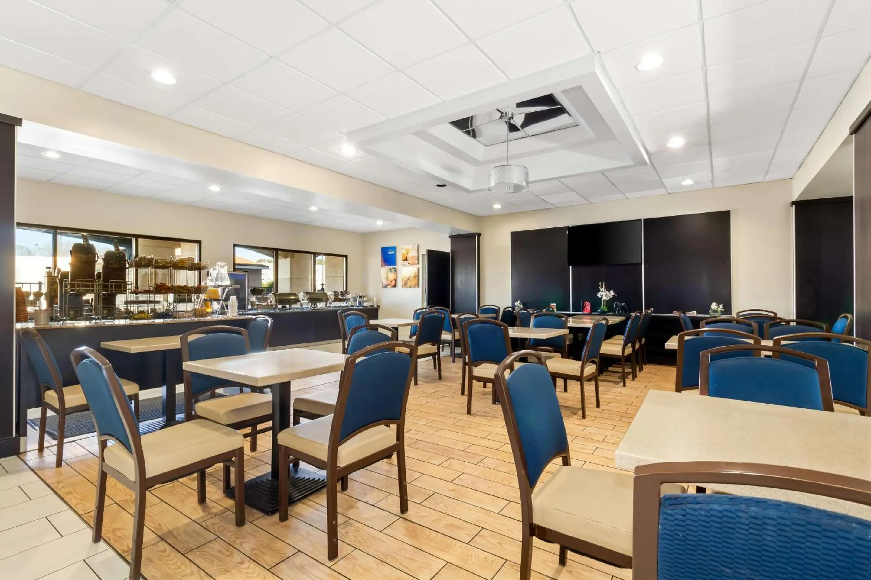 Breakfast in Comfort Suites Lumberton North