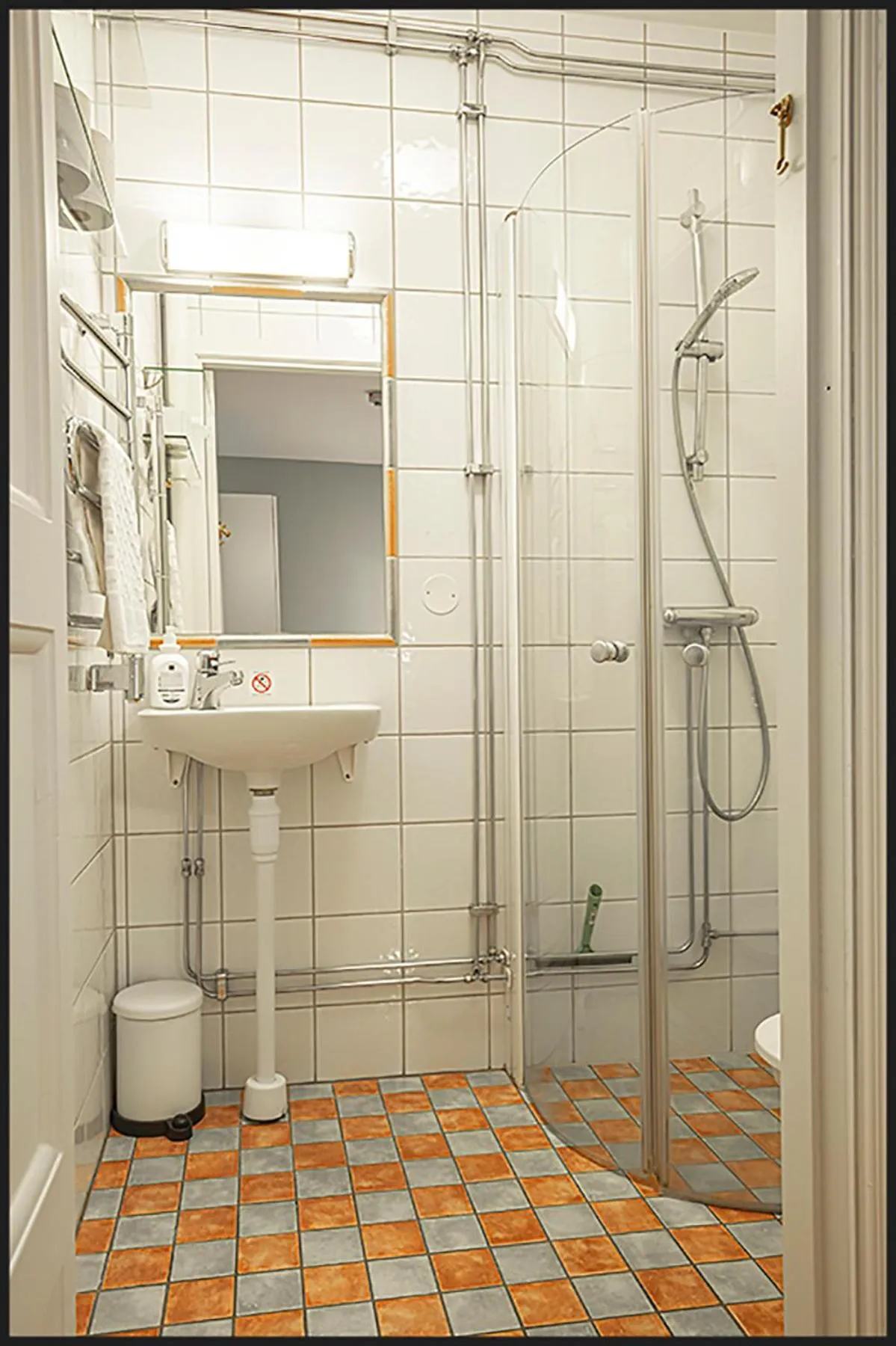 Shower in Continental Apartment Hotel Helsingborg