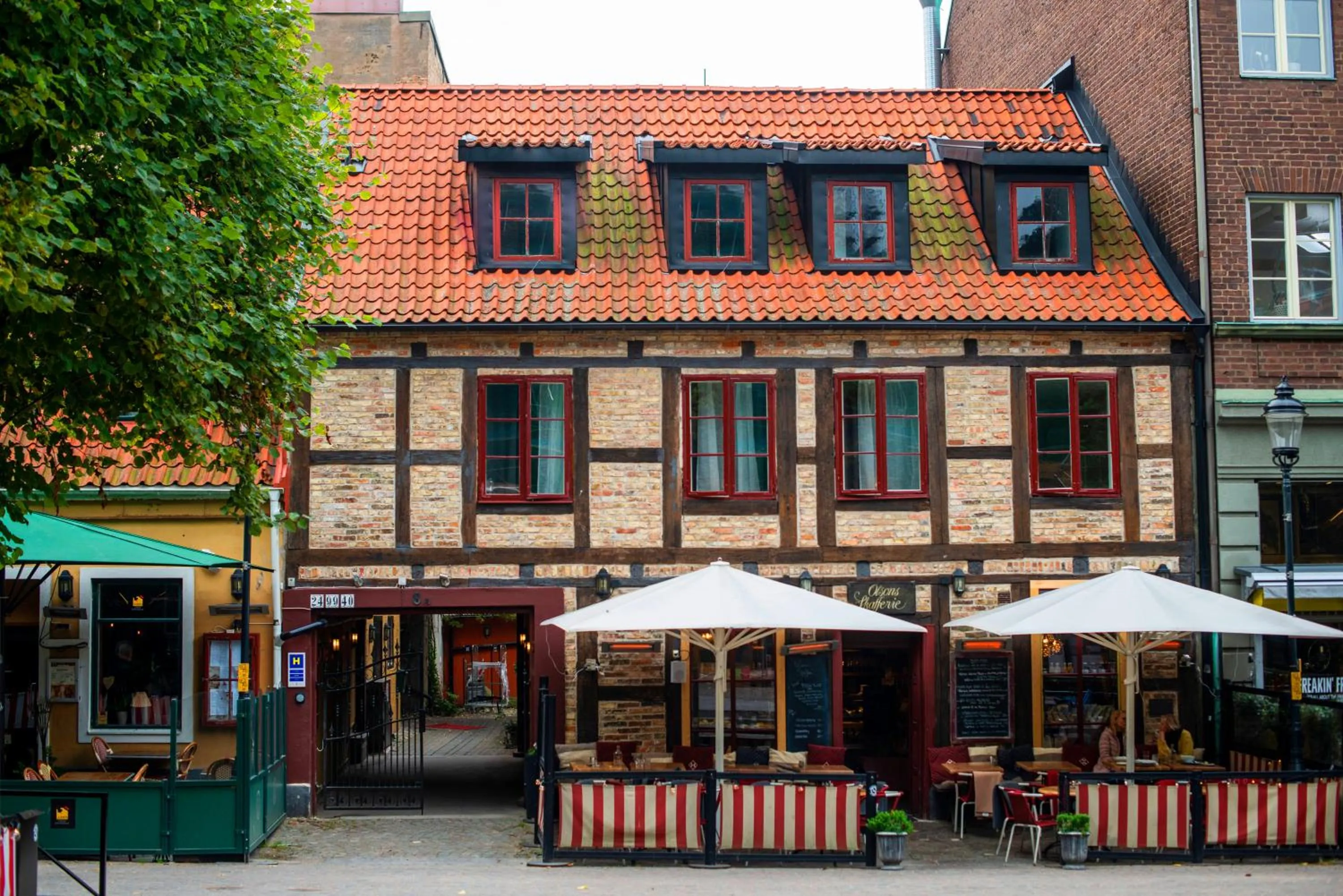 Property building in Continental Apartment Hotel Helsingborg