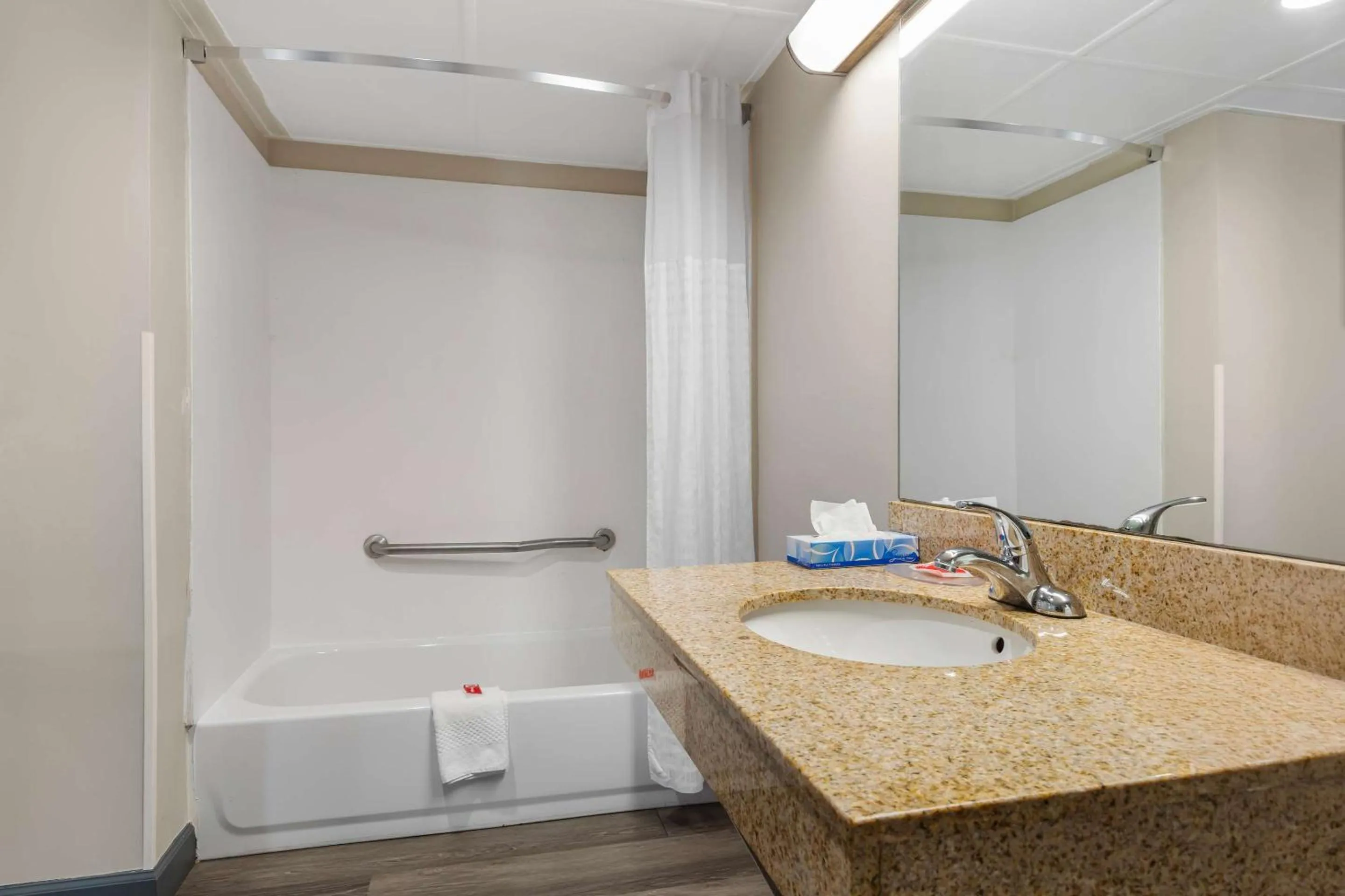 Bedroom in Econo Lodge