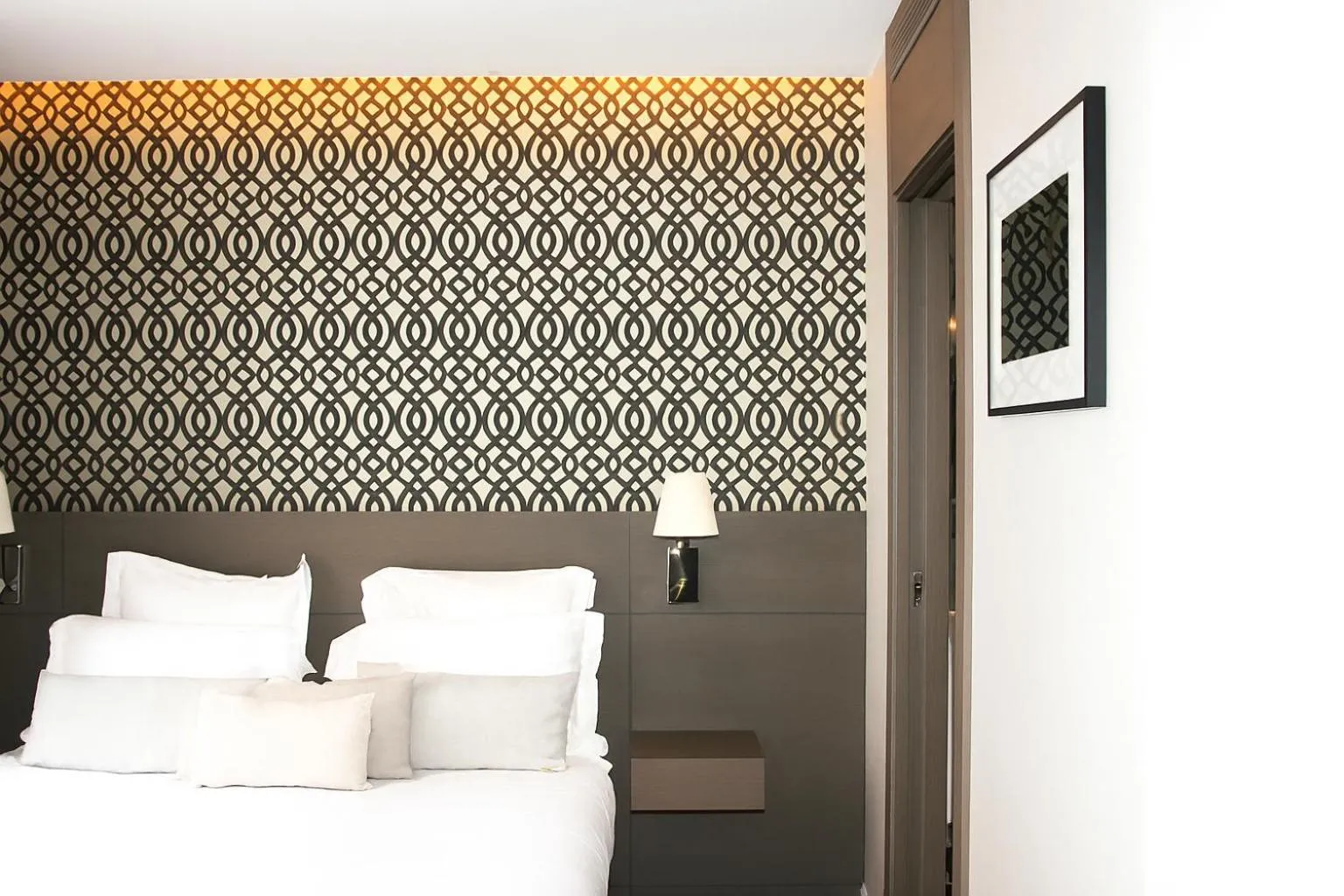 Bed in Hôtel Roi de Sicile - Rivoli