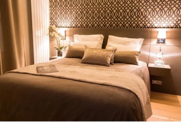 Bed in Hôtel Roi de Sicile - Rivoli