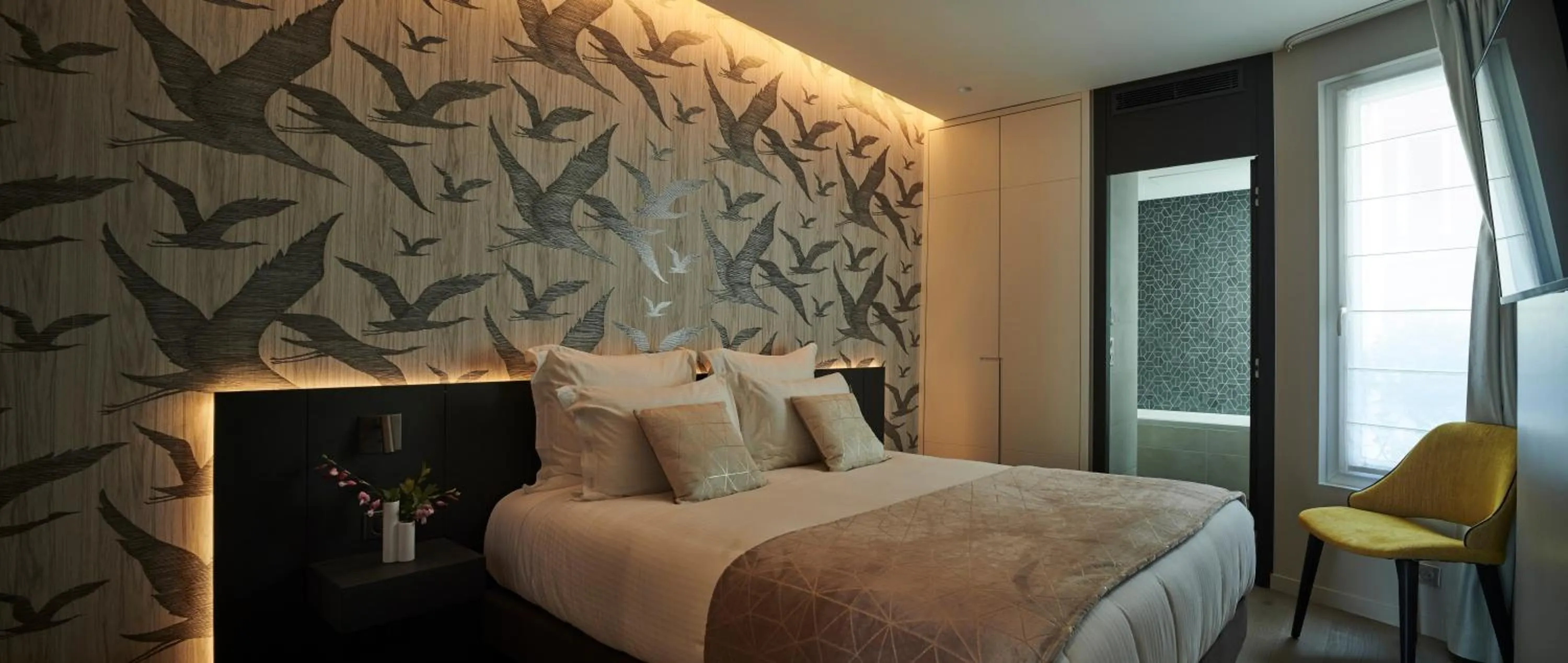 Bed in Hôtel Roi de Sicile - Rivoli