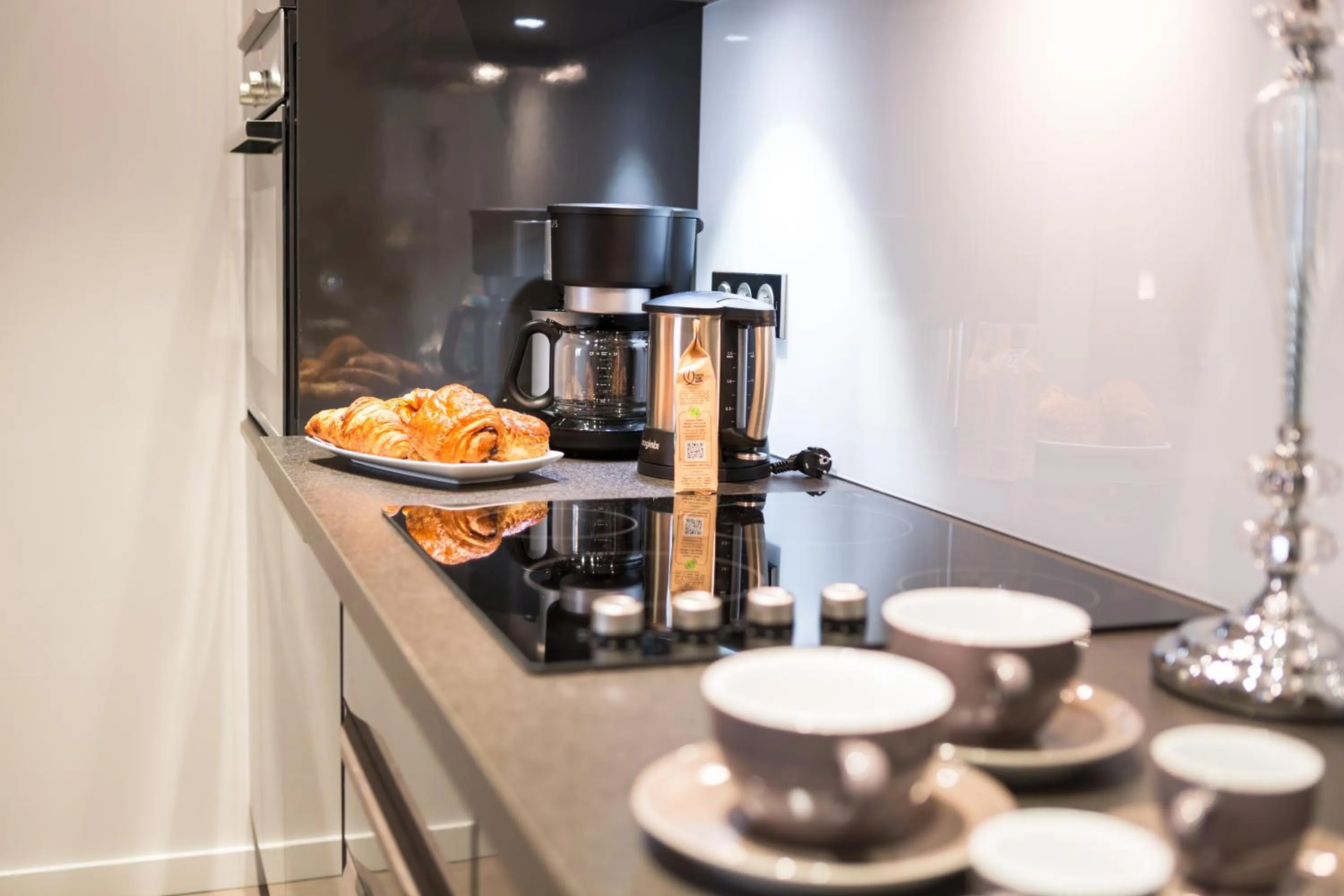 Kitchen or kitchenette in Hôtel Roi de Sicile - Rivoli