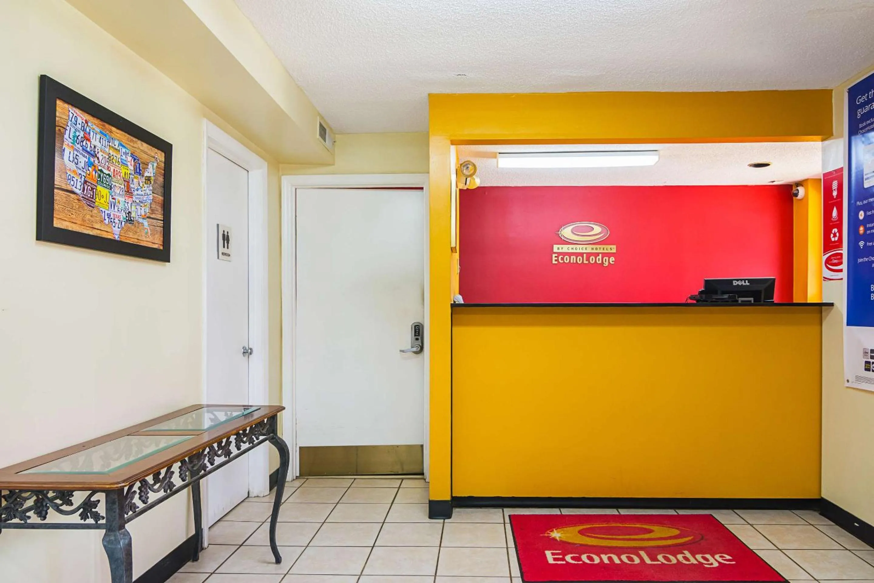 Lobby or reception in Econo Lodge Research Triangle Park