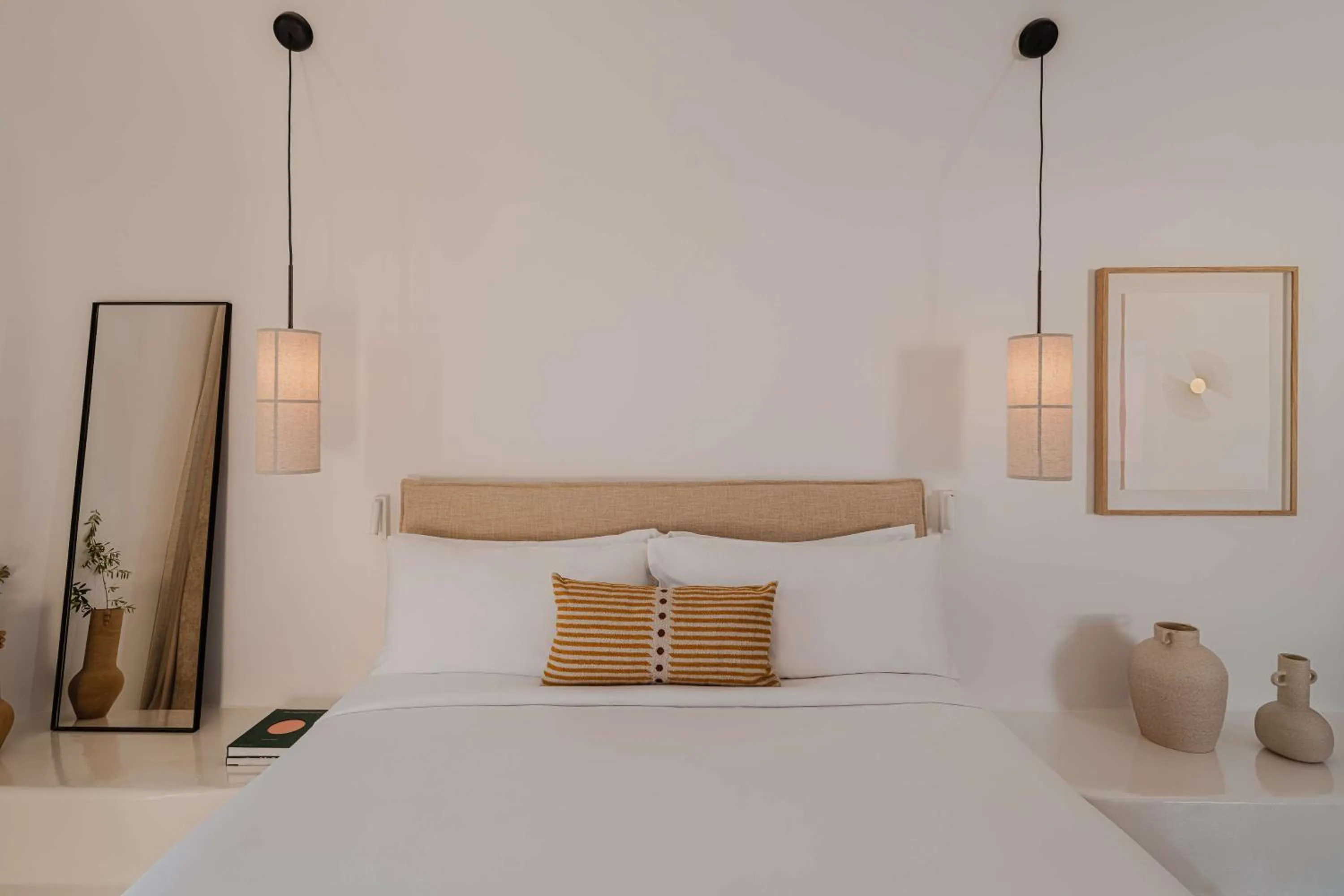 Photo of the whole room in Nobu Hotel Santorini