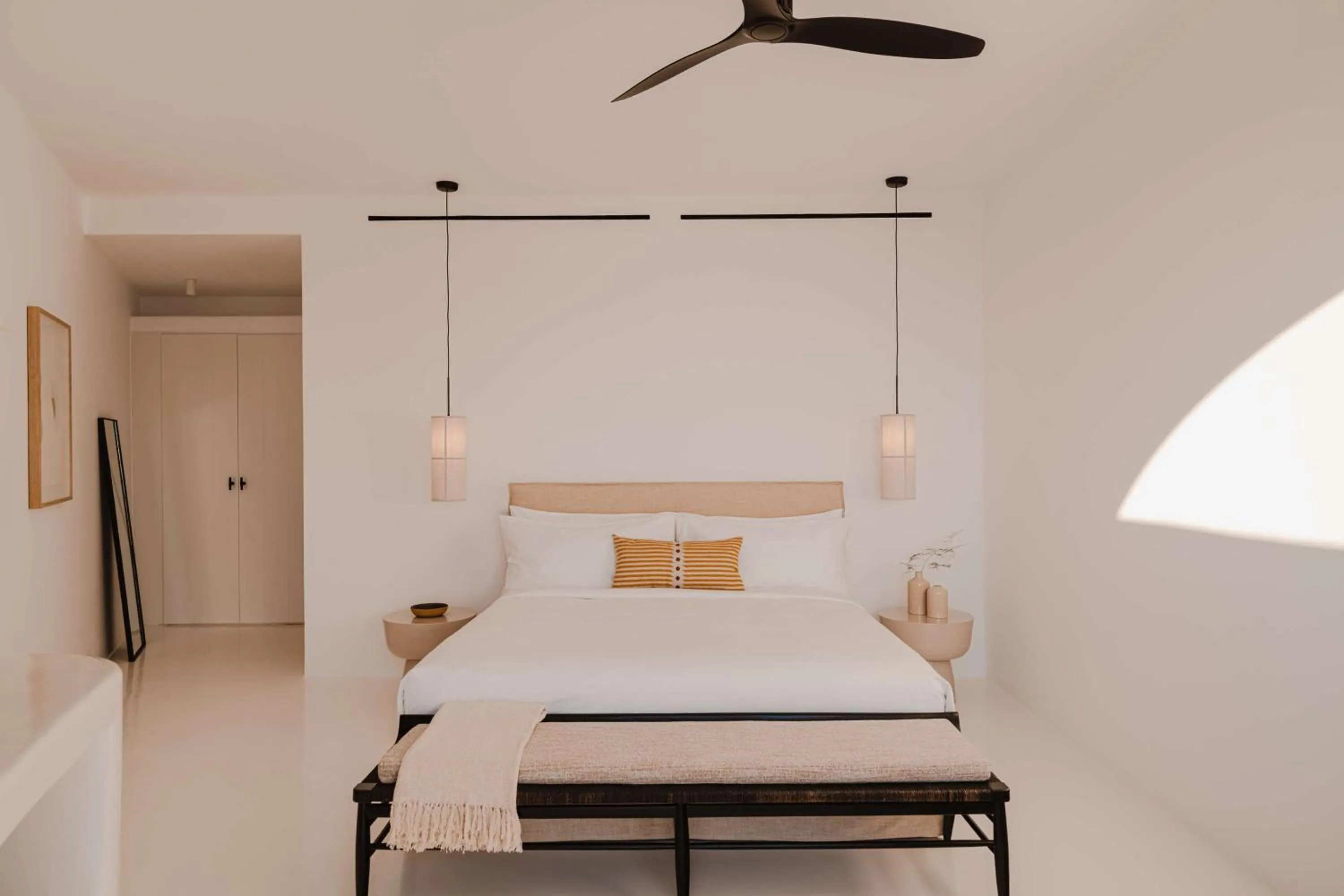 Bed in Nobu Hotel Santorini