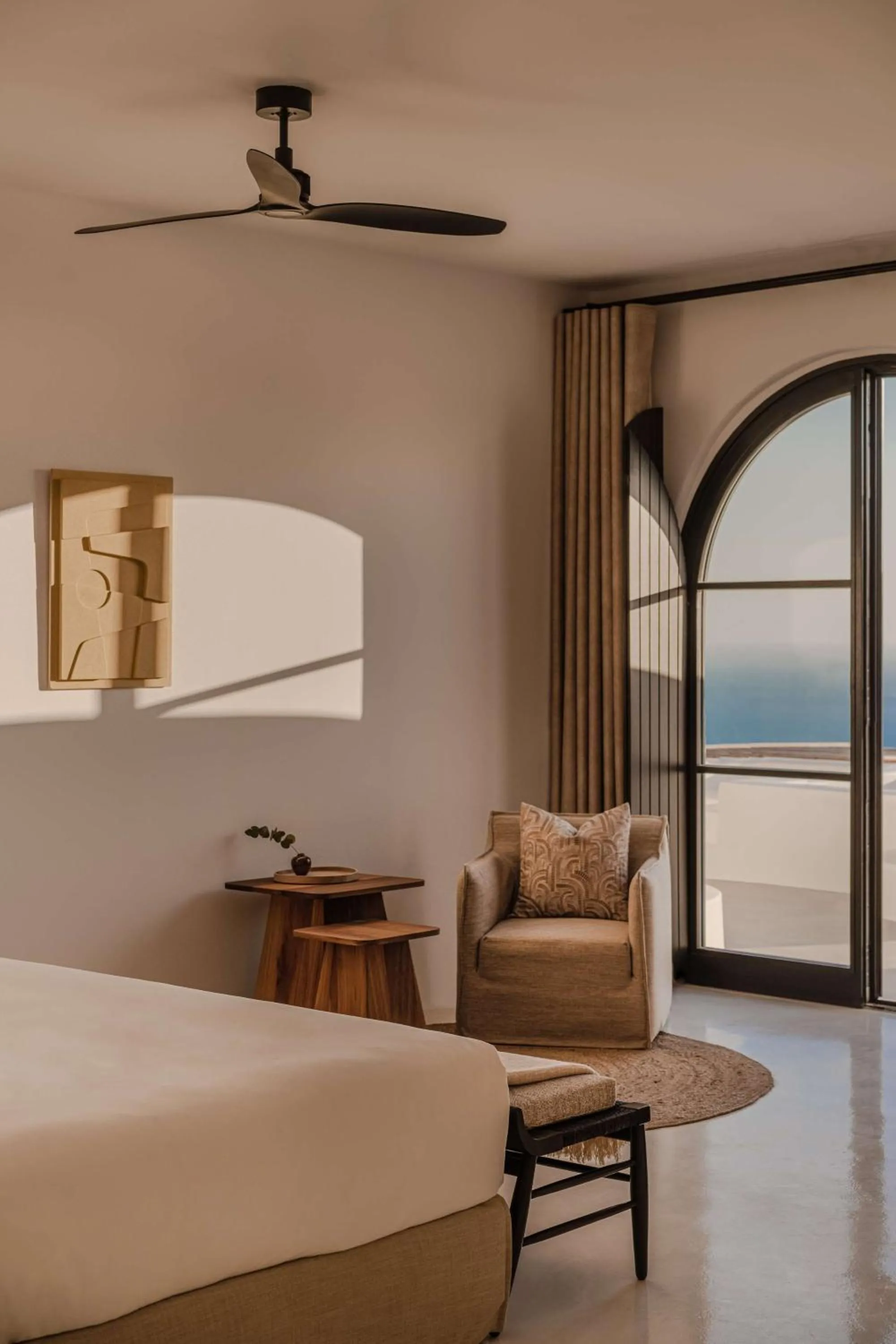 Photo of the whole room in Nobu Hotel Santorini