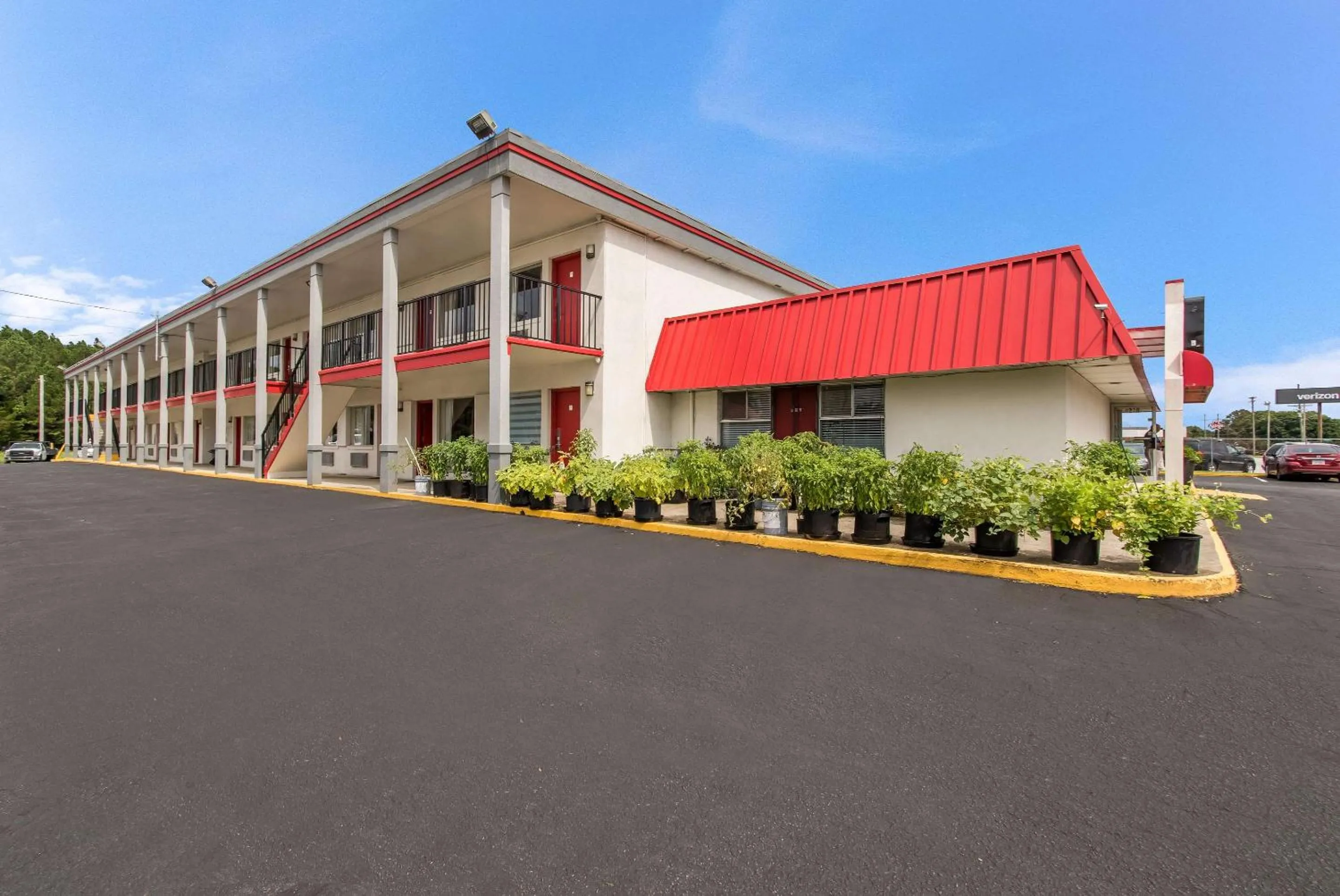 Property building in Econo Lodge Washington NC North