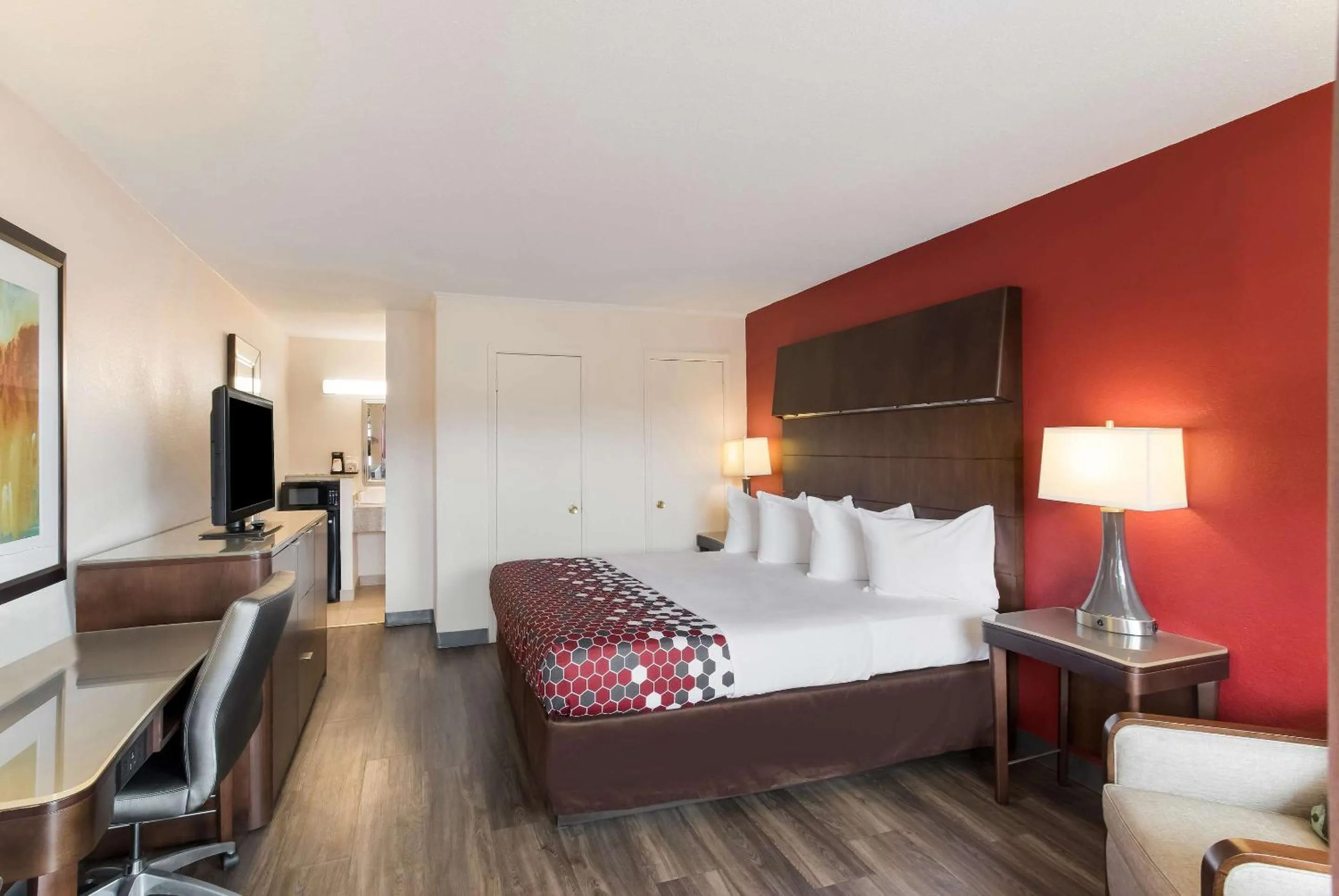 Bedroom, Bed in Econo Lodge Washington NC North