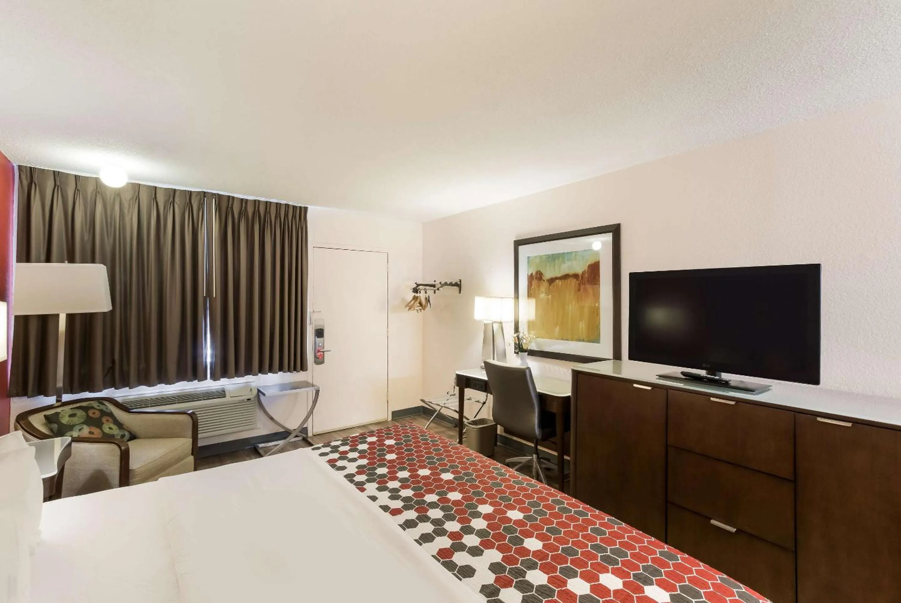 Bedroom, Bed in Econo Lodge Washington NC North