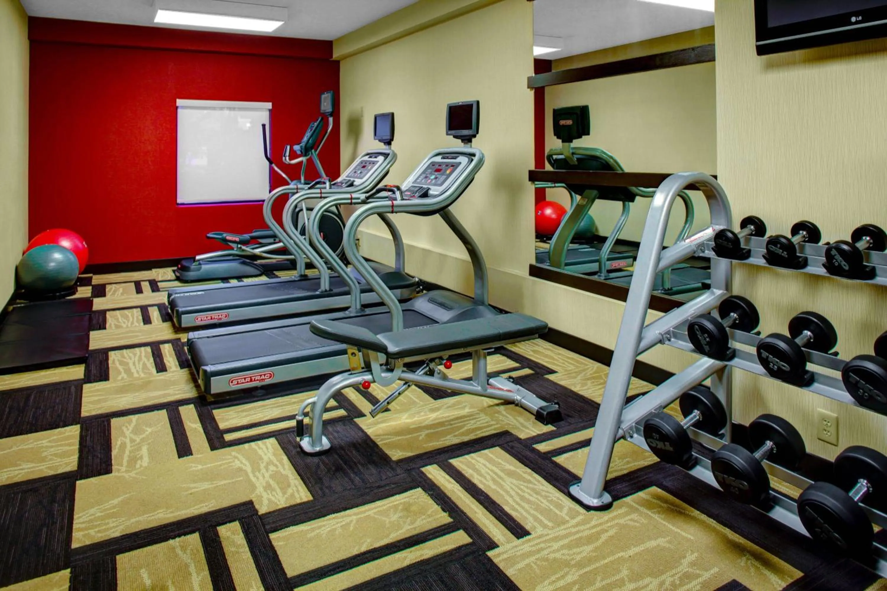 Fitness centre/facilities in Courtyard by Marriott New Bern
