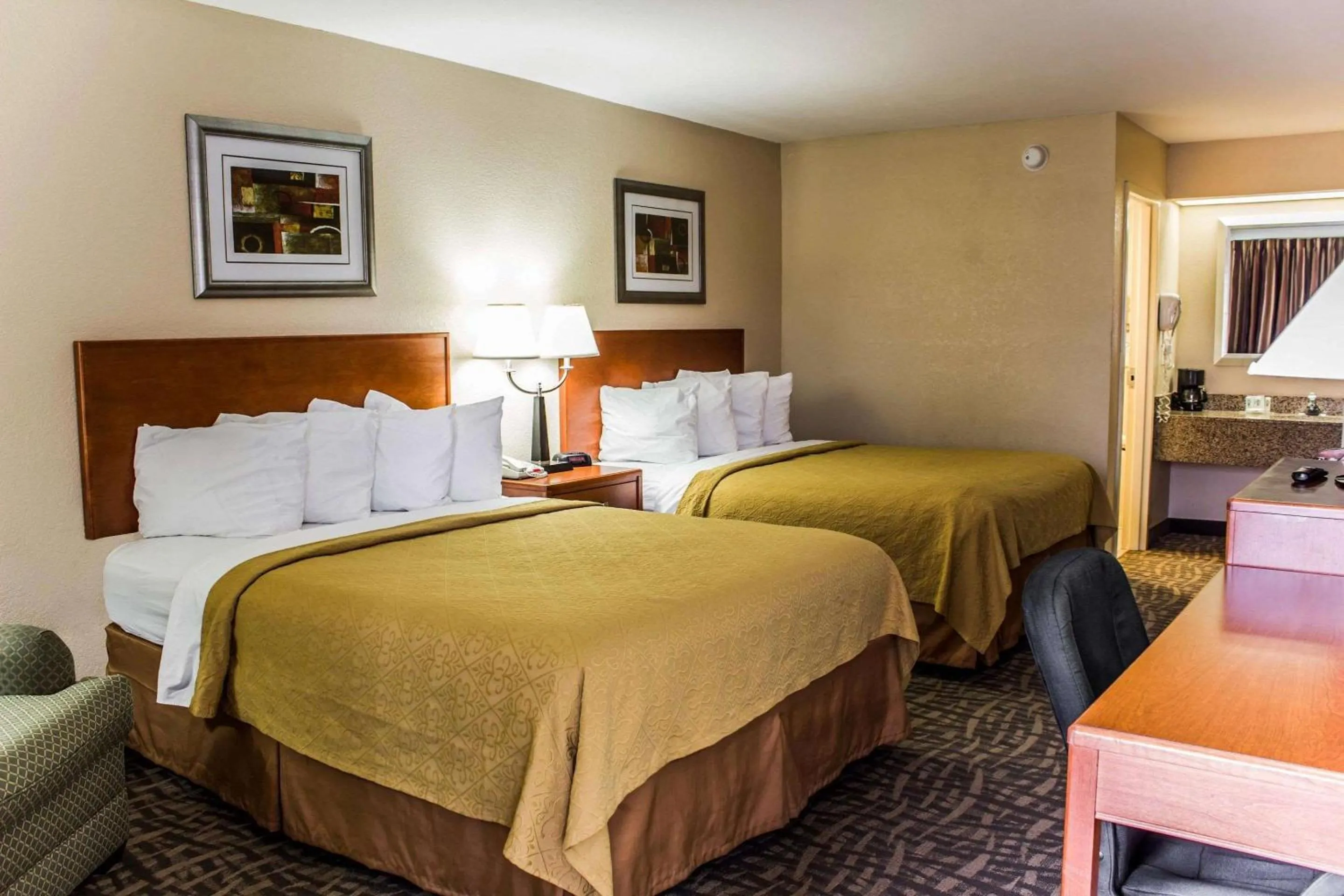 Bedroom, Bed in Quality Inn Kinston Hwy 70