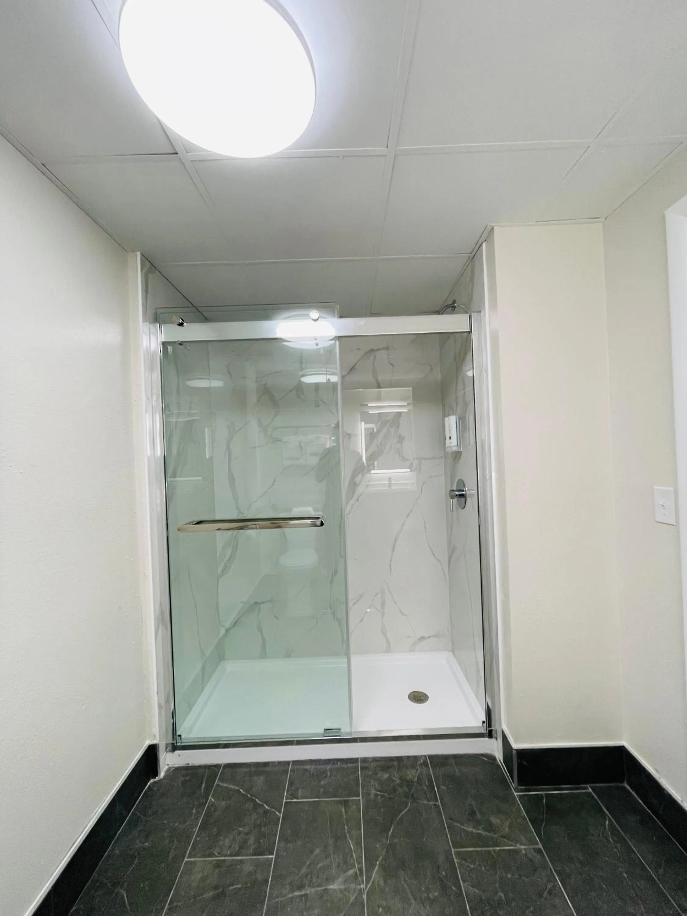 Bathroom in Quality Inn Washington NC