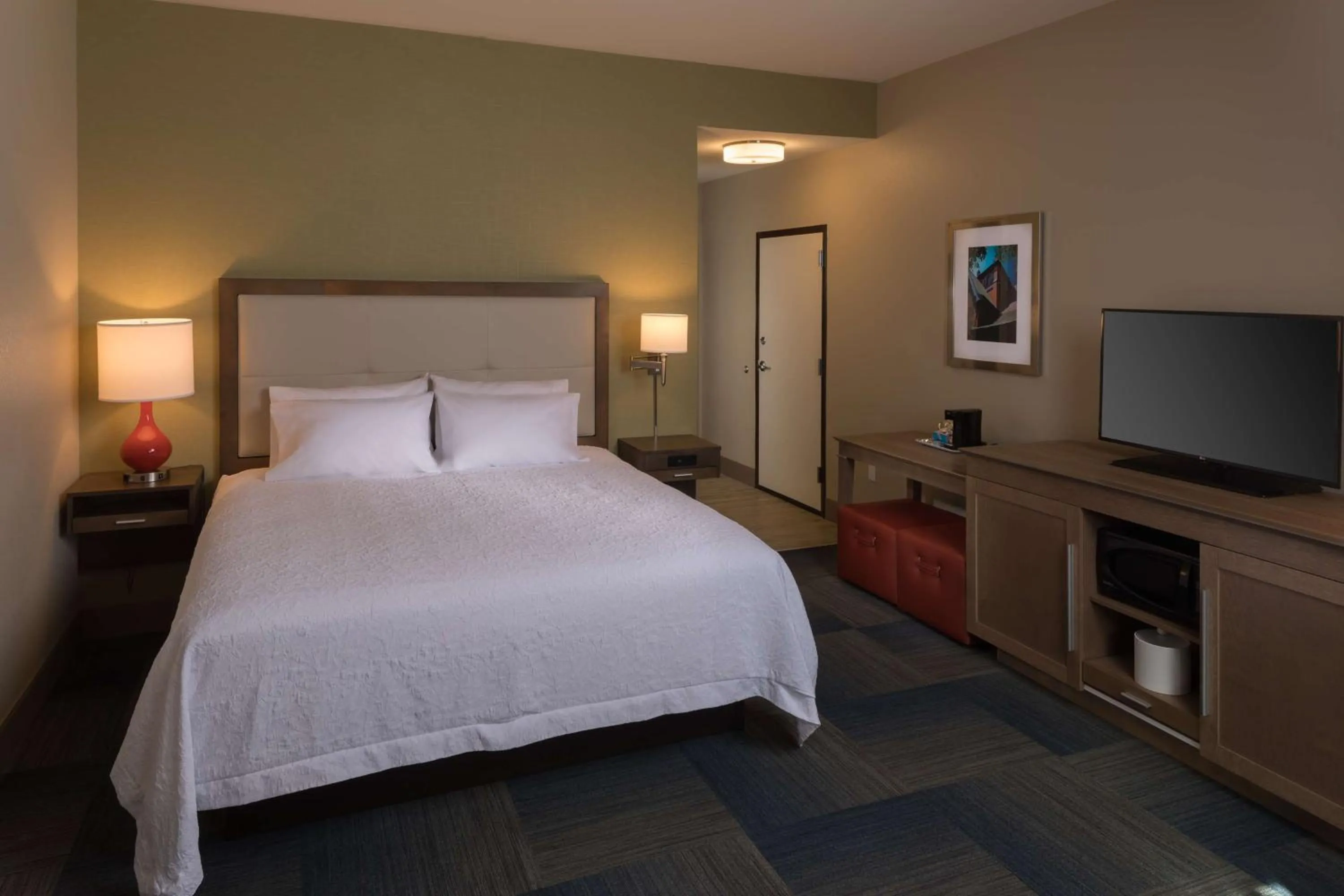 Bed in Hampton Inn & Suites-Asheville Biltmore Village, NC