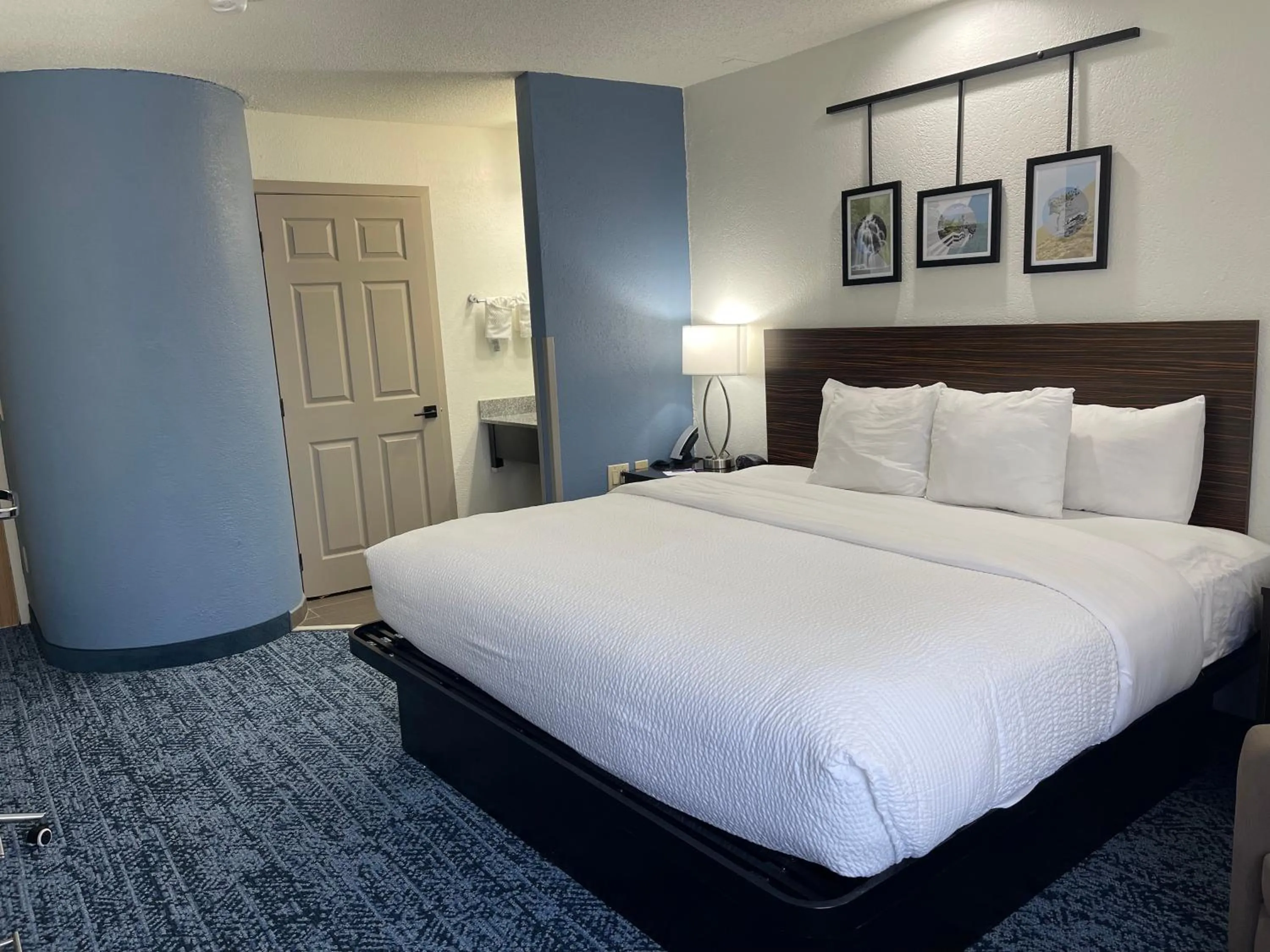 Bed in Sleep Inn Hanes Mall