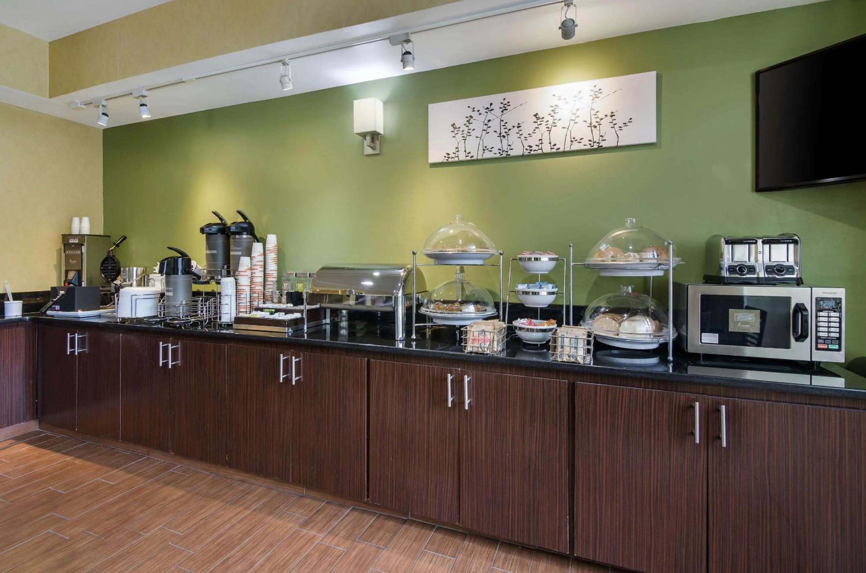 Breakfast in Sleep Inn Hanes Mall