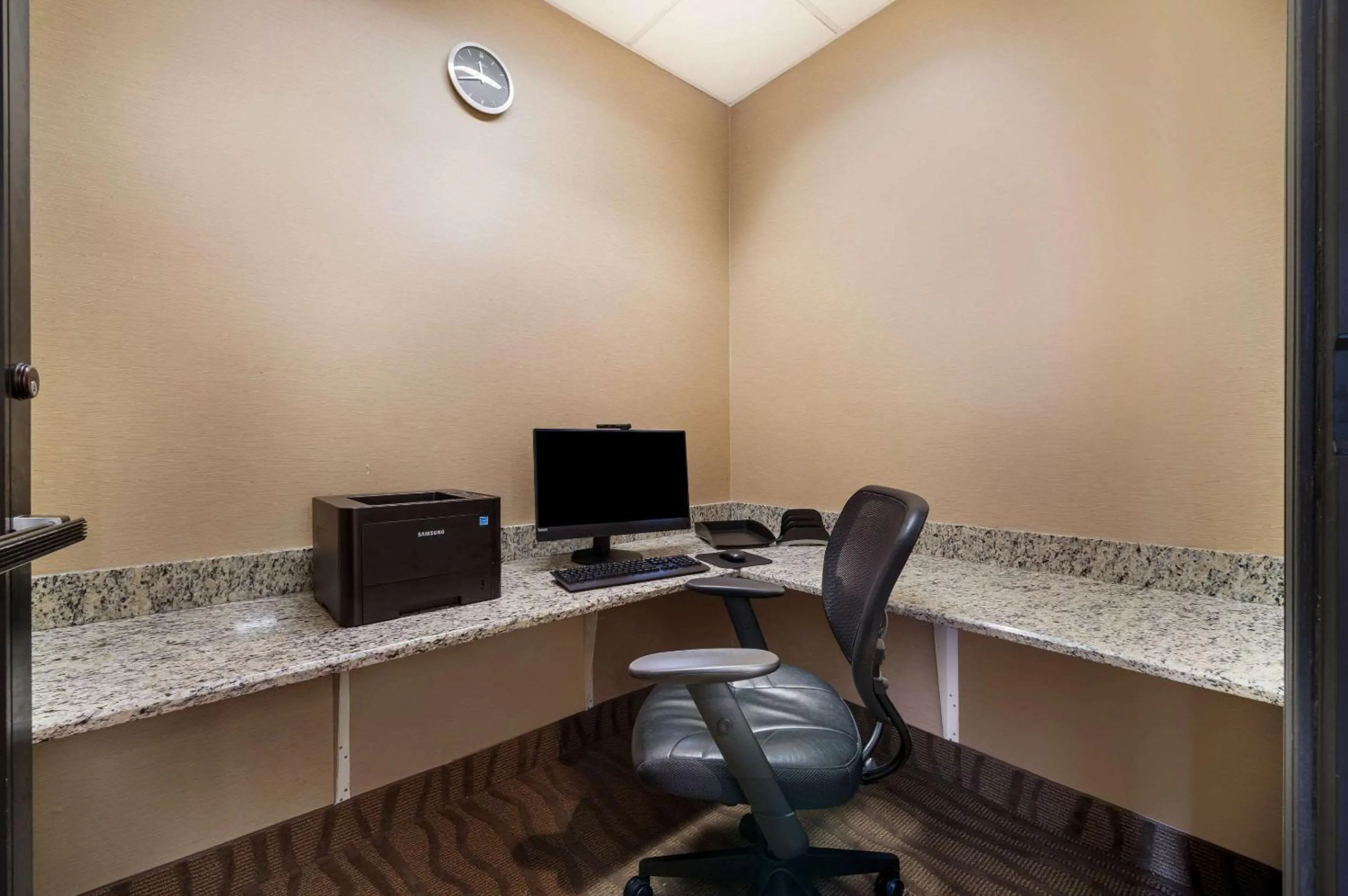 Business facilities in Comfort Suites Northlake