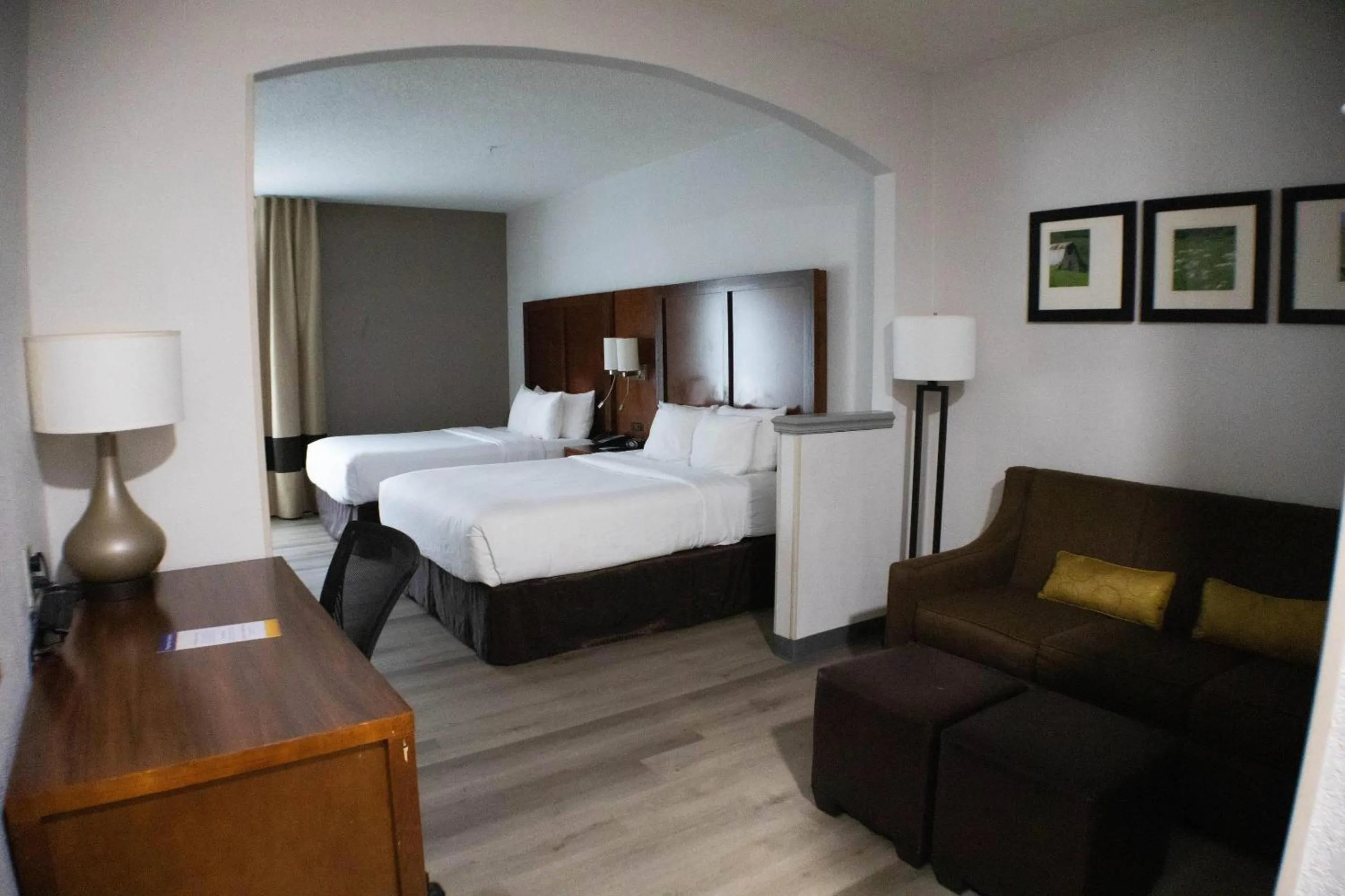 Bedroom, Bed in Comfort Suites Salisbury I-85