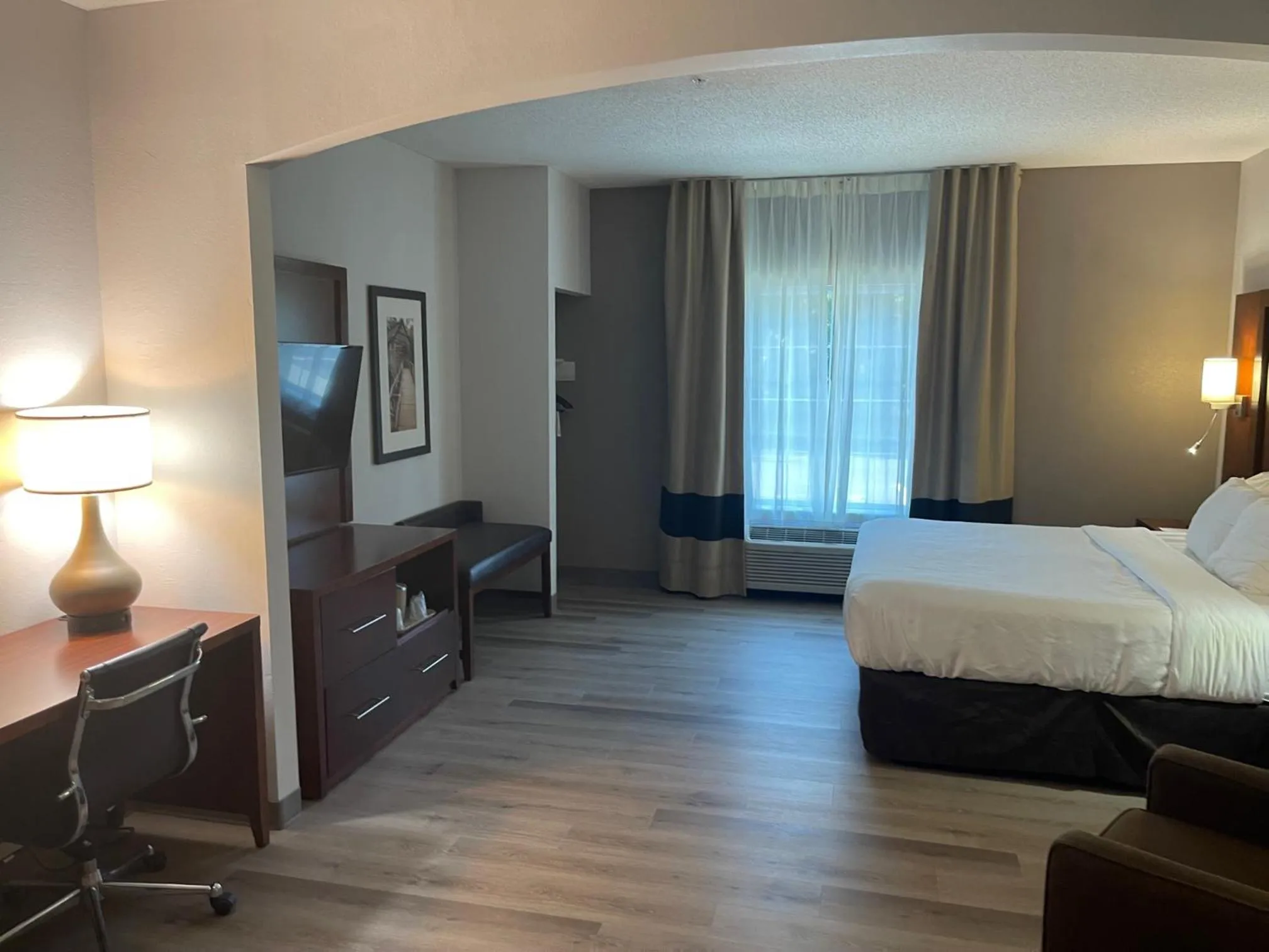 Bed in Comfort Suites Salisbury I-85