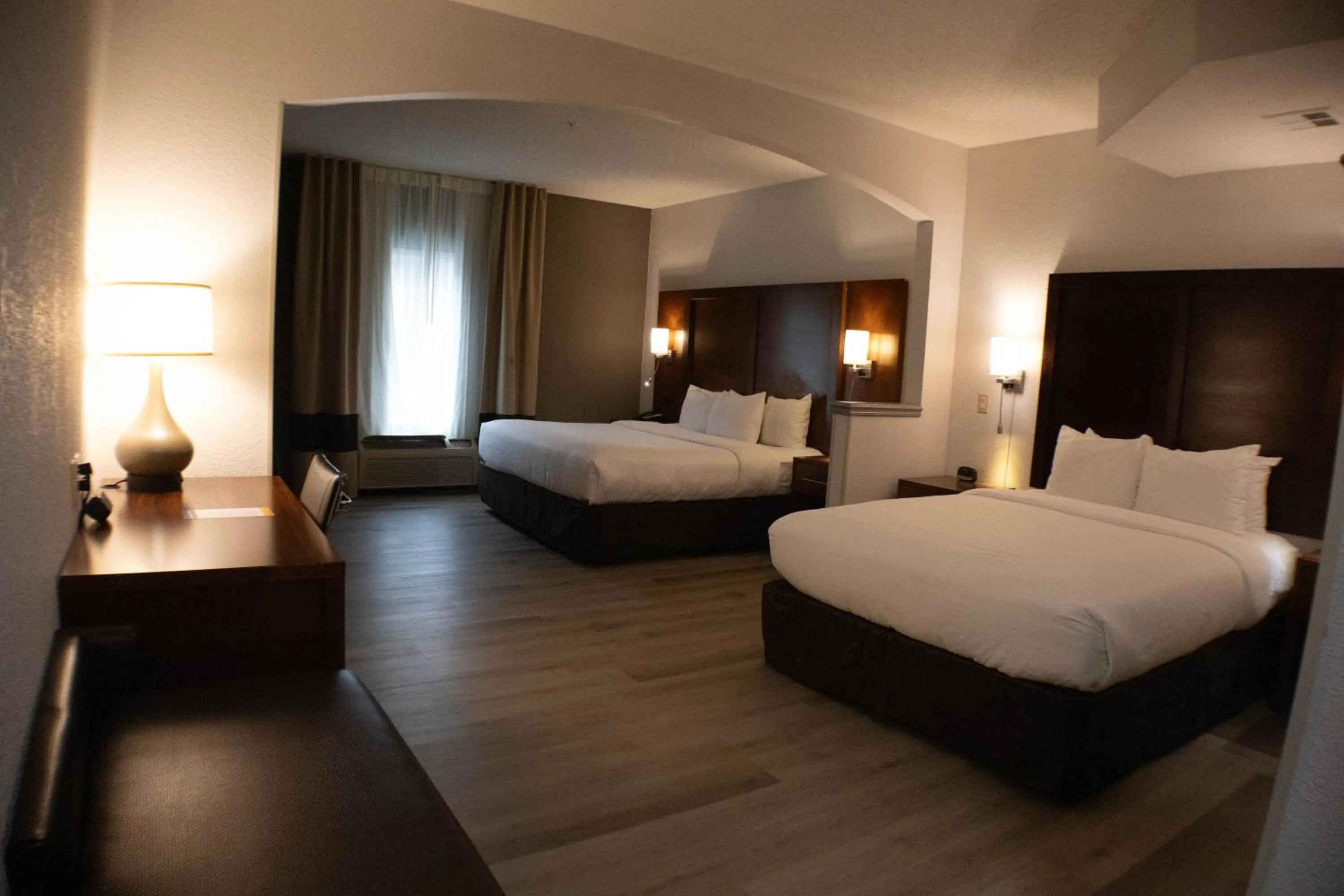 Photo of the whole room, Bed in Comfort Suites Salisbury I-85