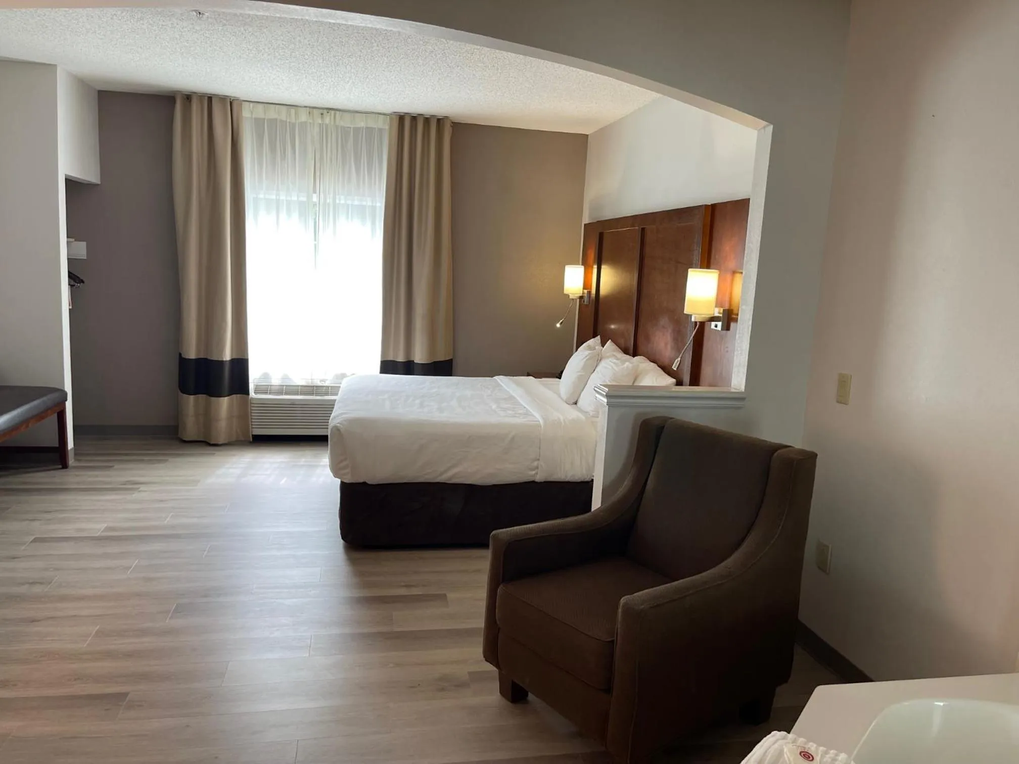 Bed in Comfort Suites Salisbury I-85