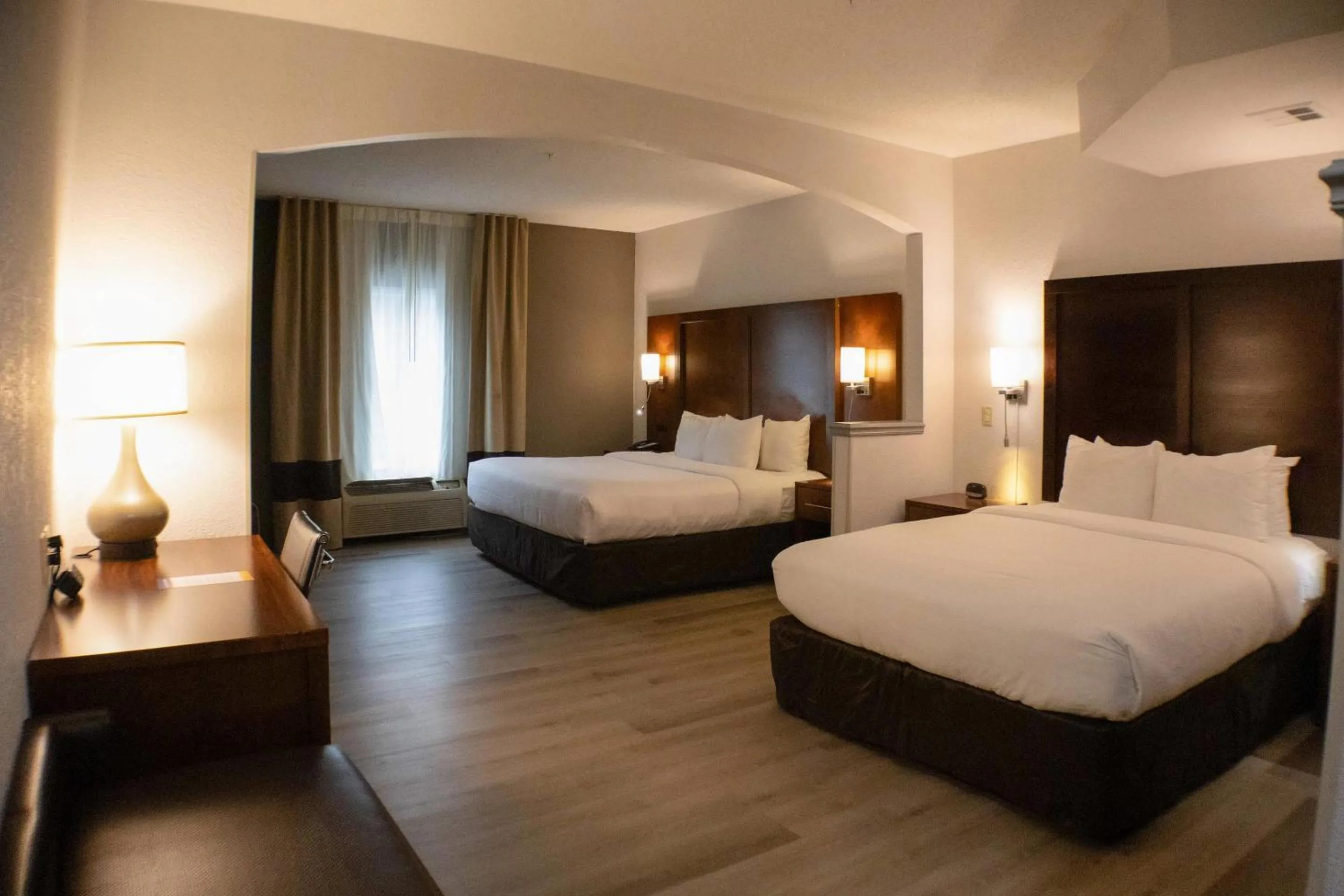 Bedroom, Bed in Comfort Suites Salisbury I-85