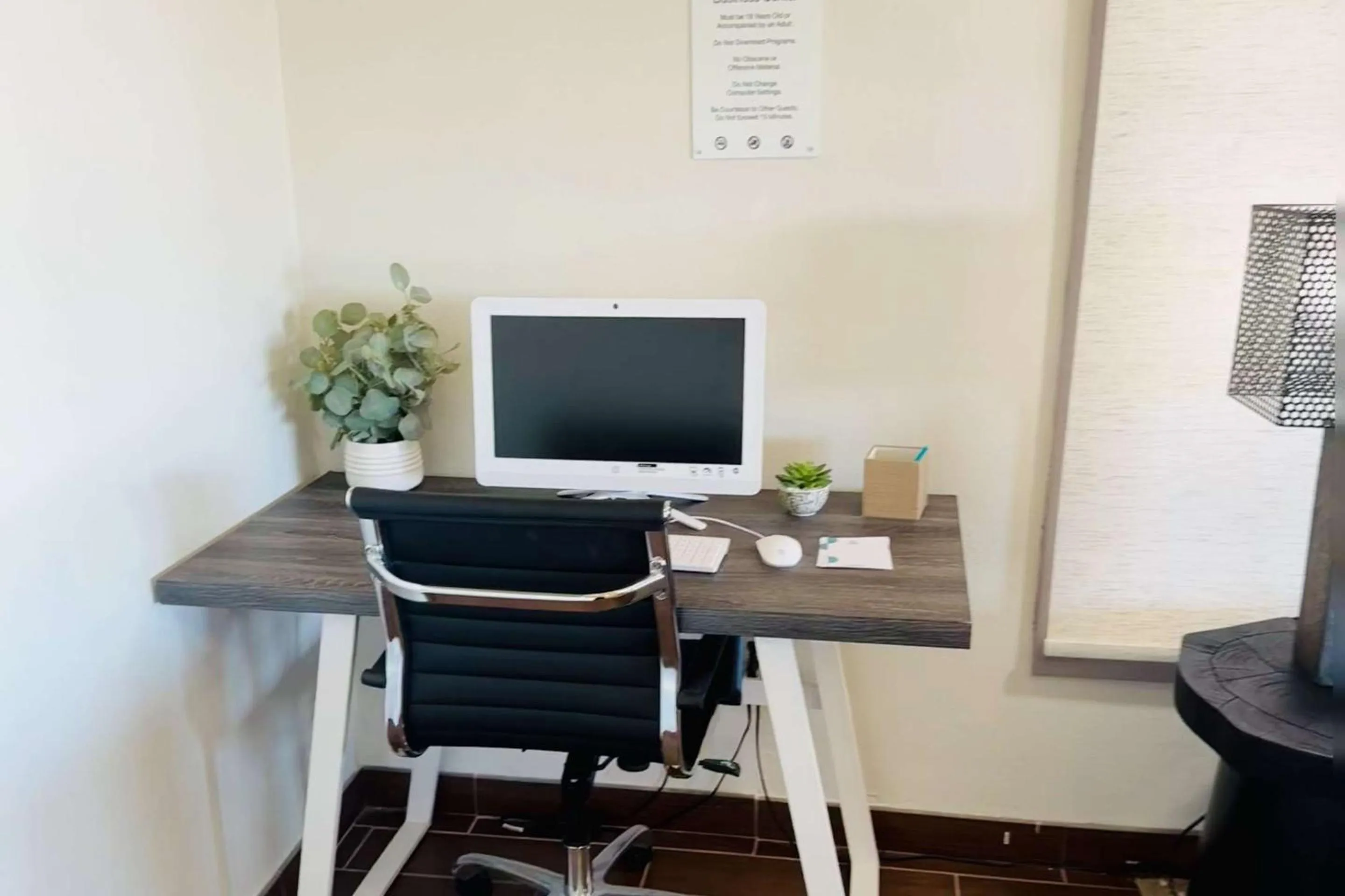 Business facilities in Clarion Pointe Albemarle