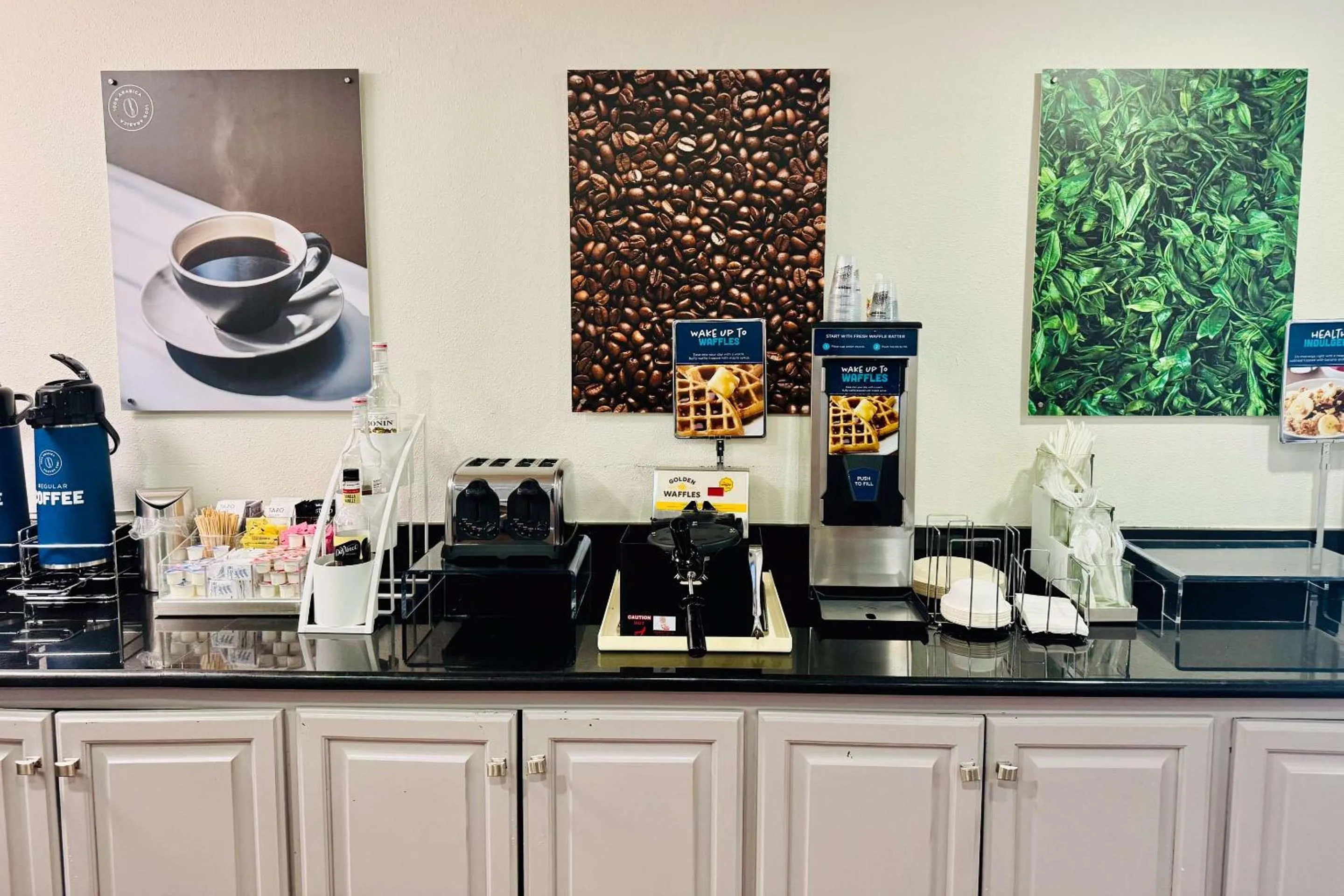 Breakfast in Clarion Pointe Albemarle