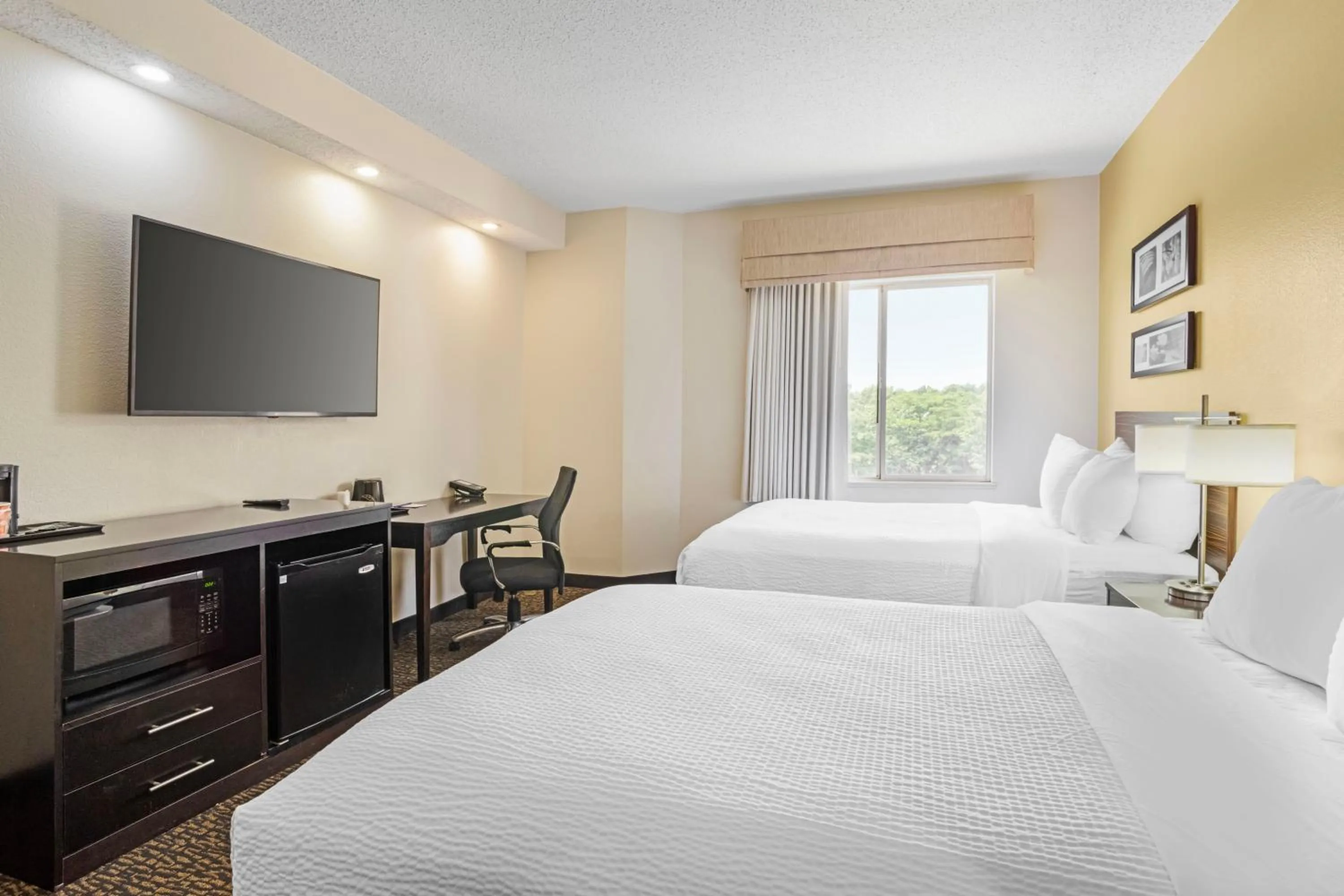 Bedroom, Bed in Sleep Inn & Suites at Concord Mills