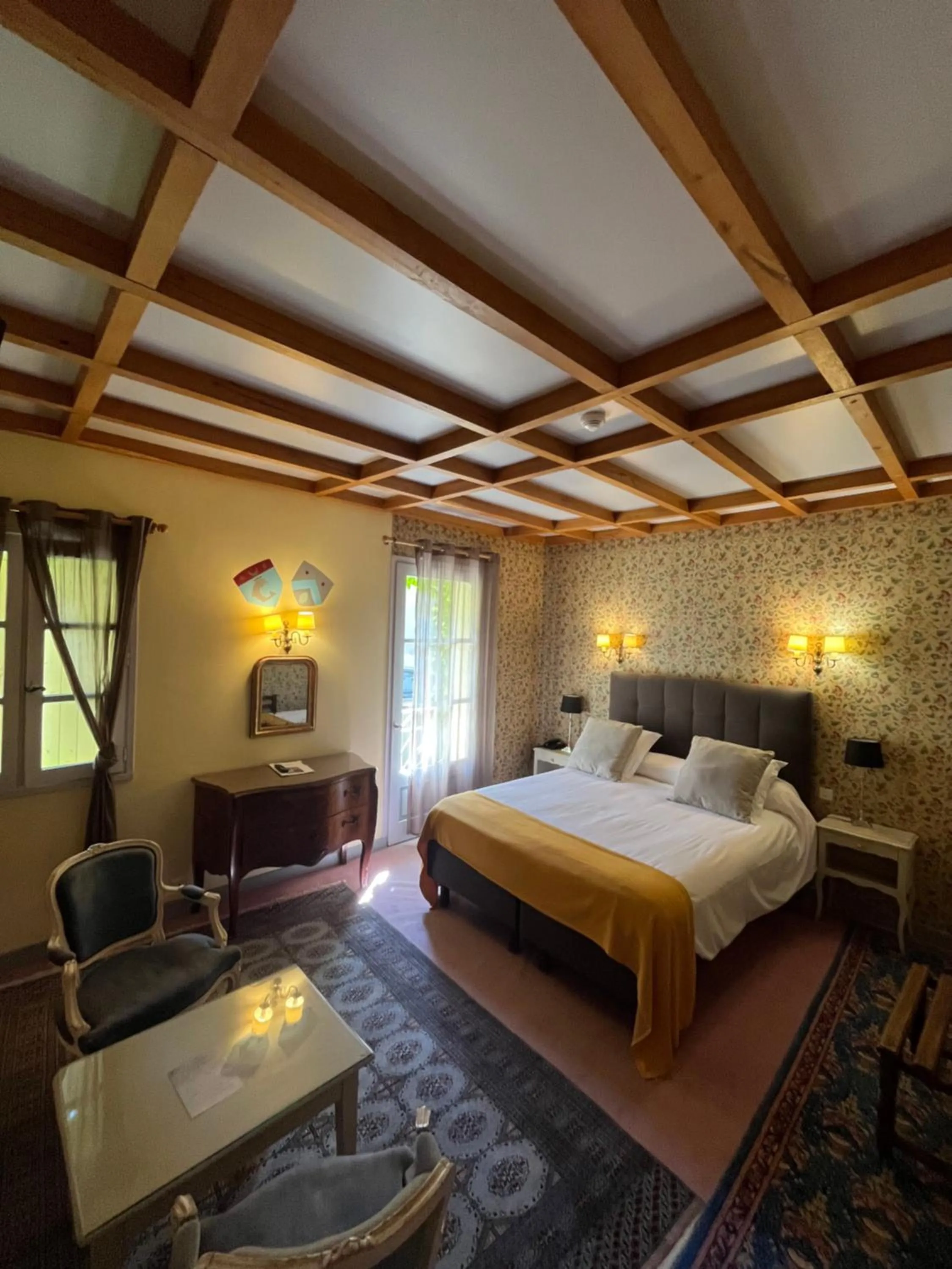 Bedroom, Bed in Chateau d'Ayres - Hôtel & Spa