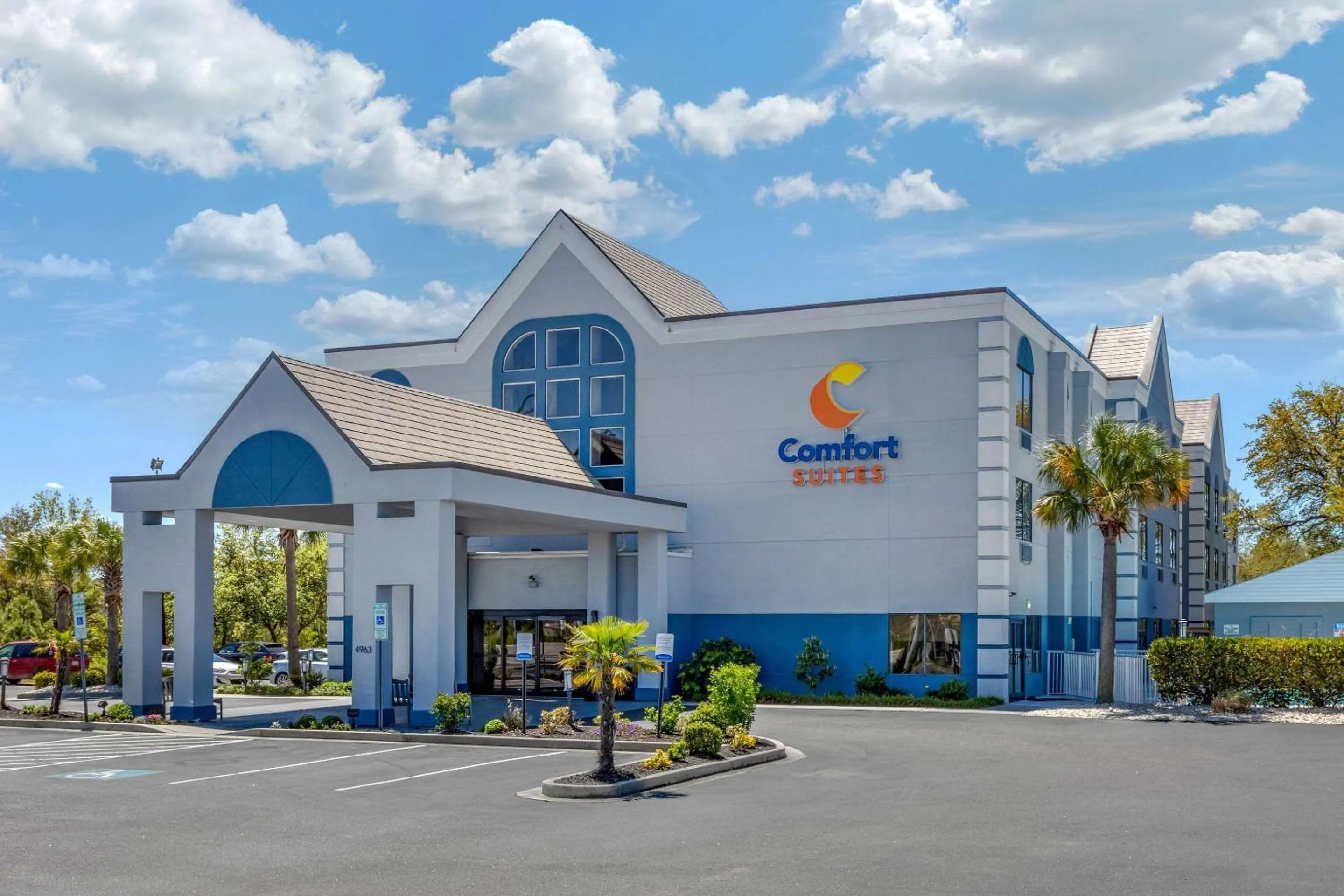 Property building in Comfort Suites Southport - Oak Island