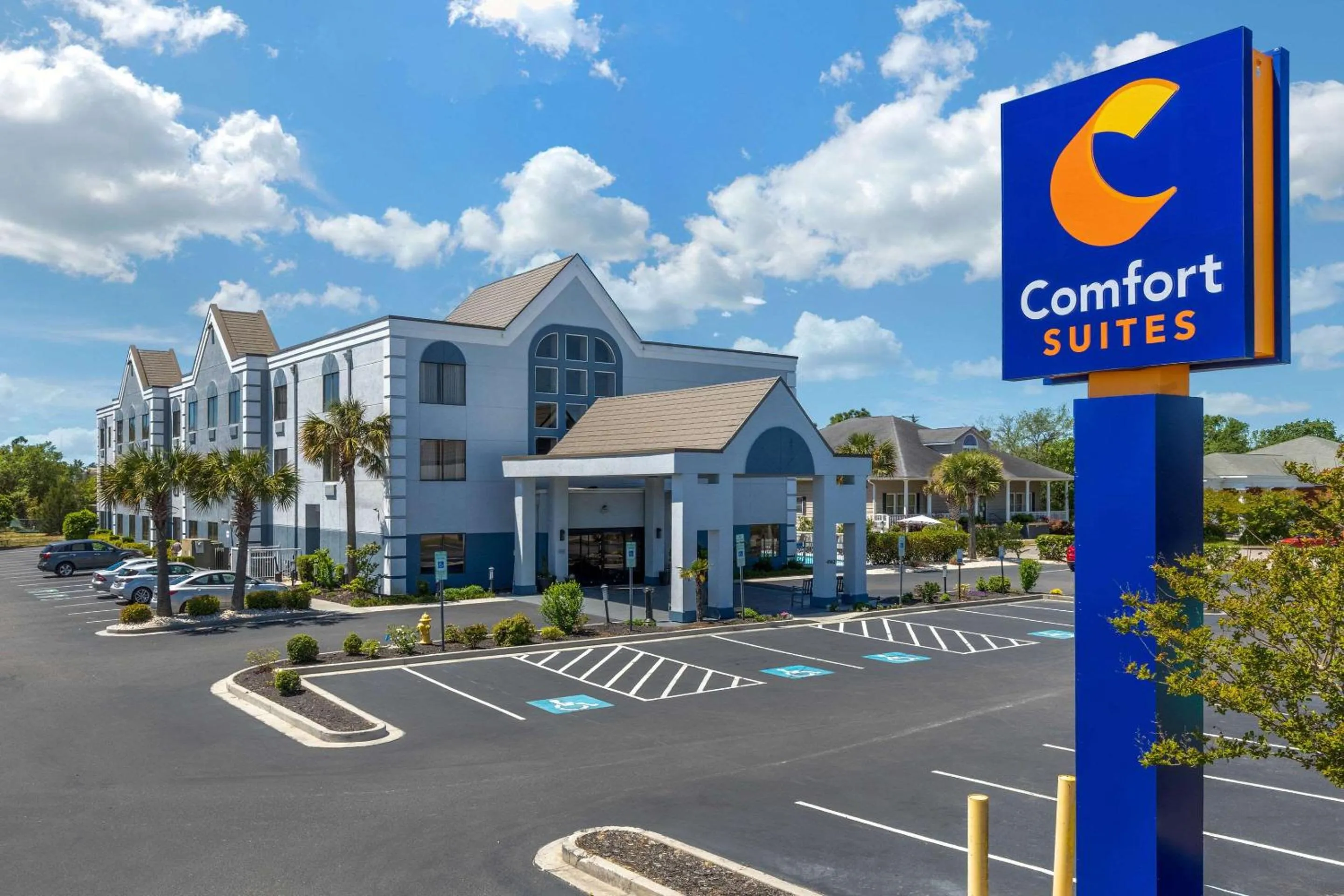 Property building in Comfort Suites Southport - Oak Island