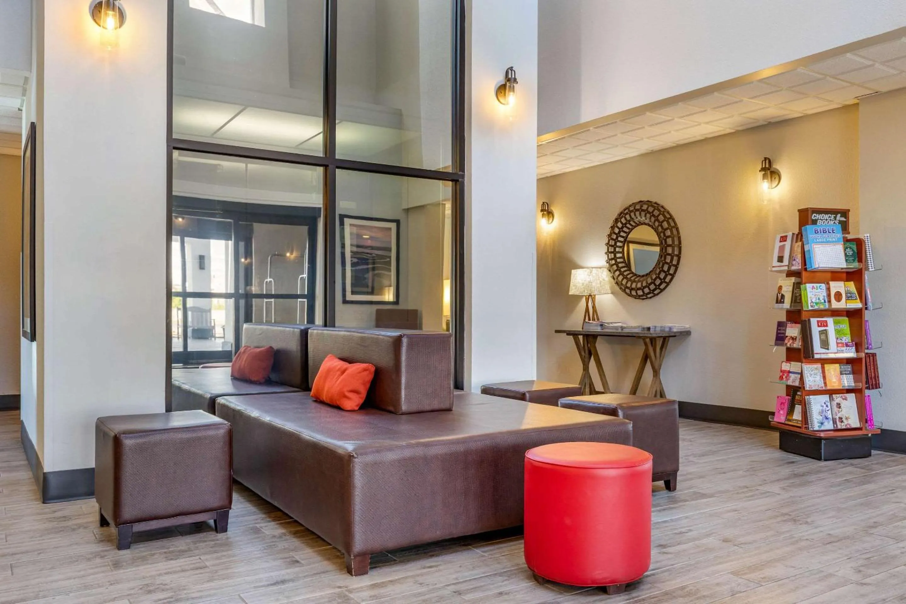 Lobby or reception in Comfort Suites Southport - Oak Island